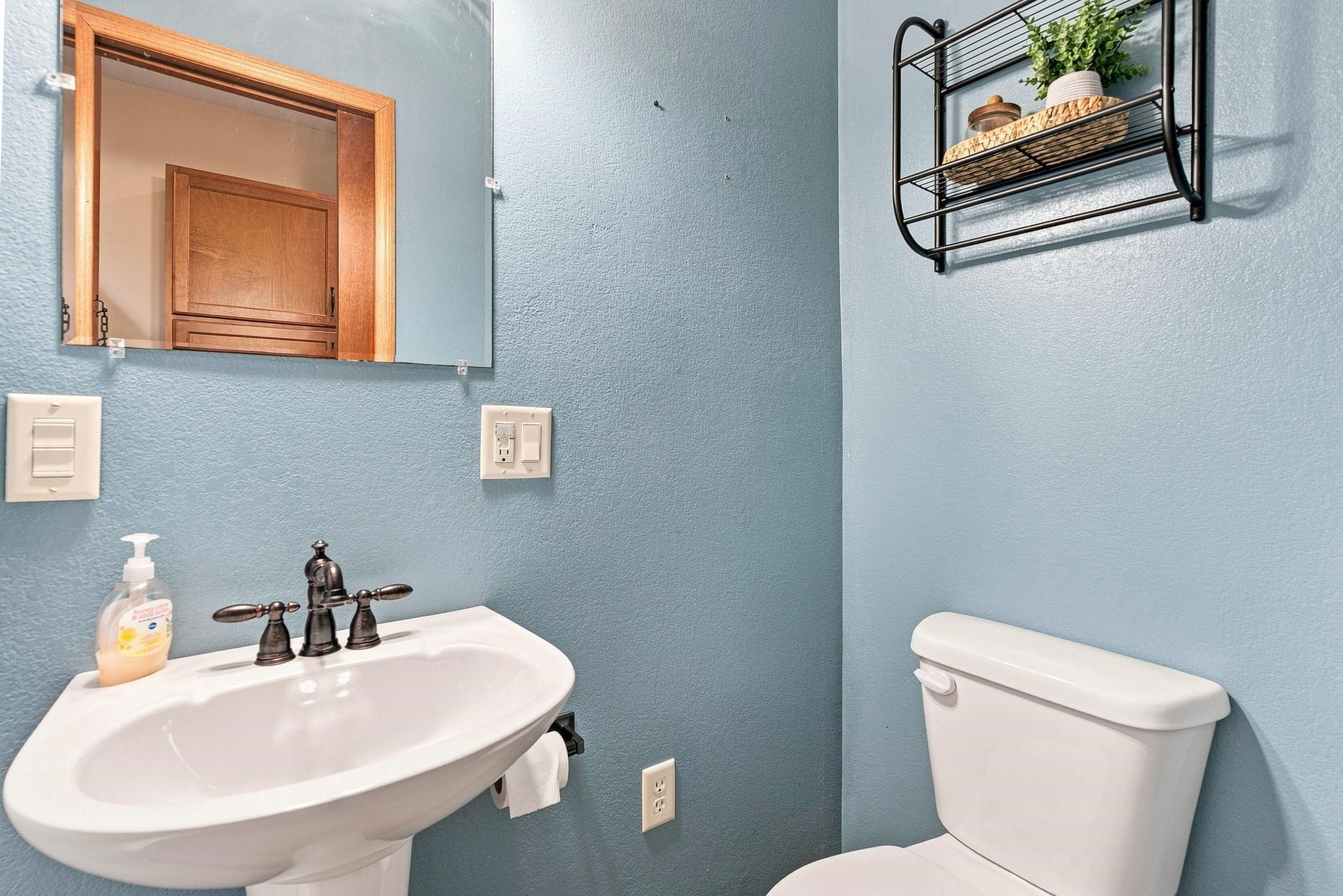 230 W Litson Property Photo 18