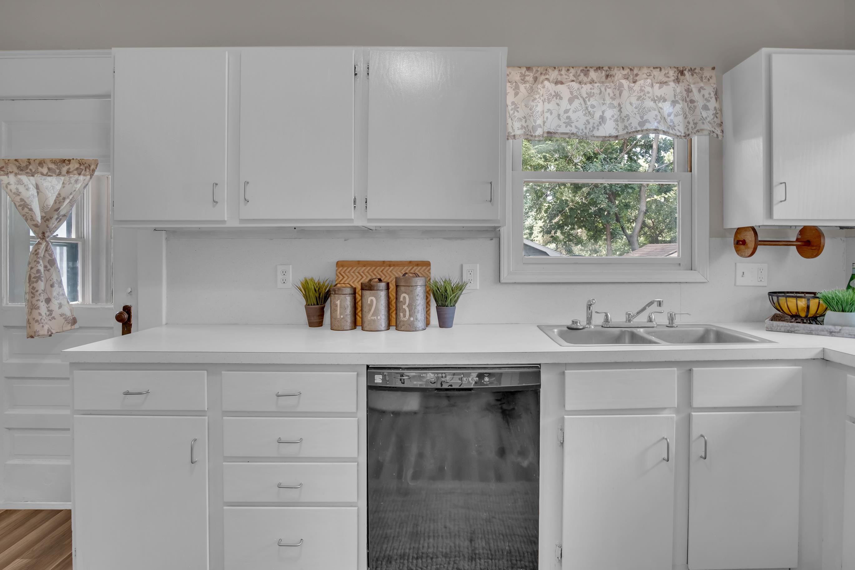 117 Harrison Property Photo 16