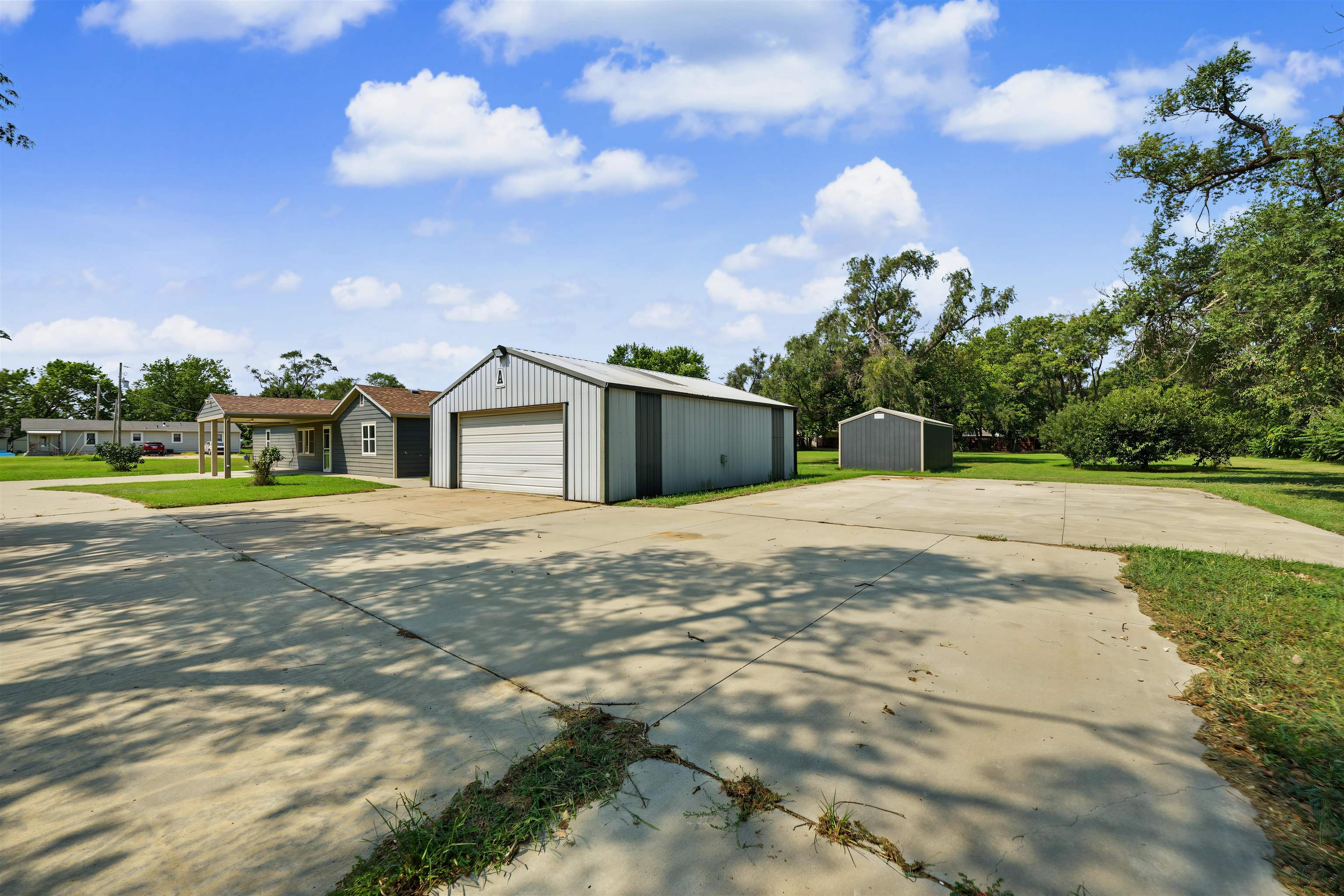 1301 N Front St Property Photo 7