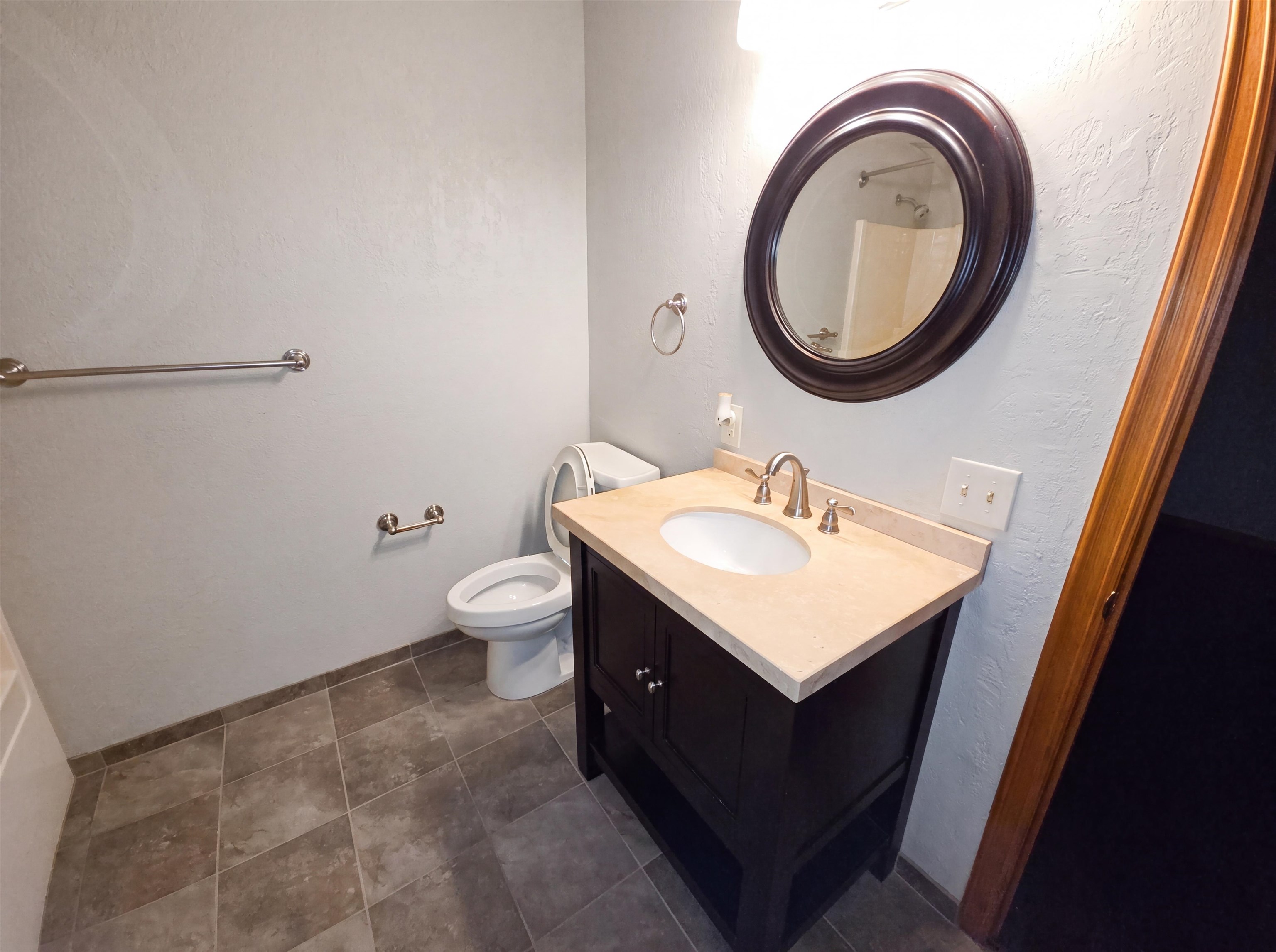 945 N Woodridge Property Photo 11