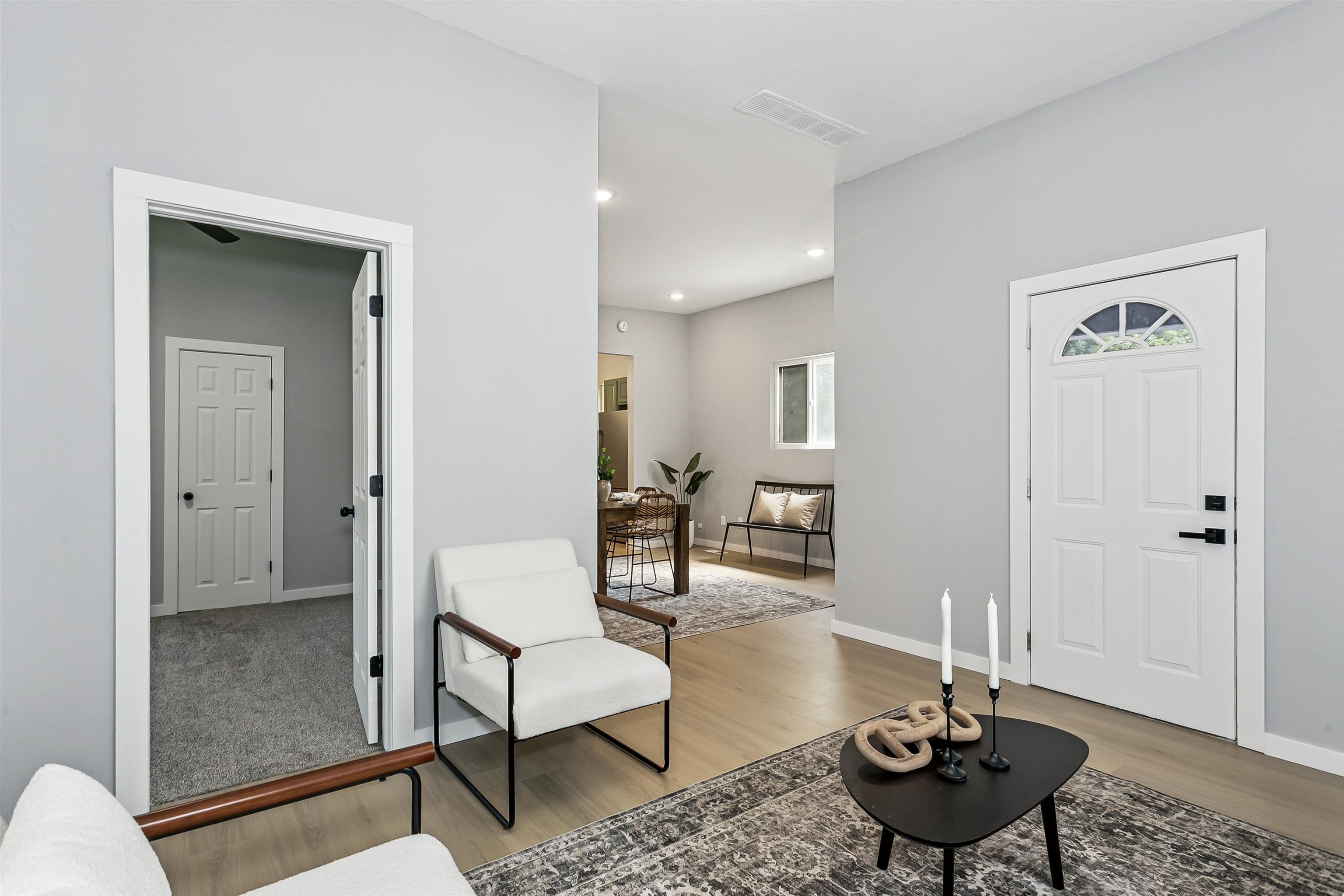 2016 E Chishom St Property Photo 8