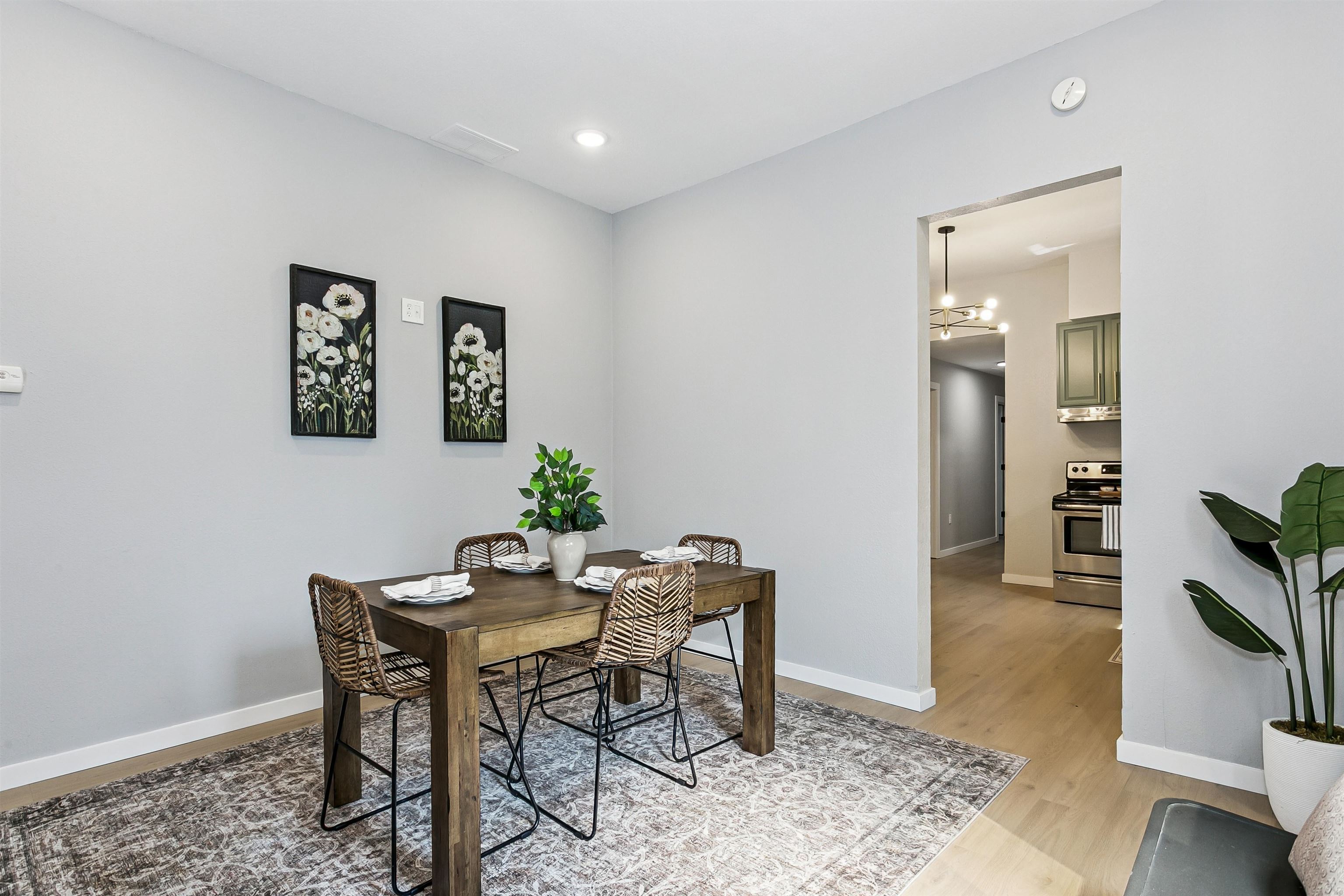 2016 E Chishom St Property Photo 10