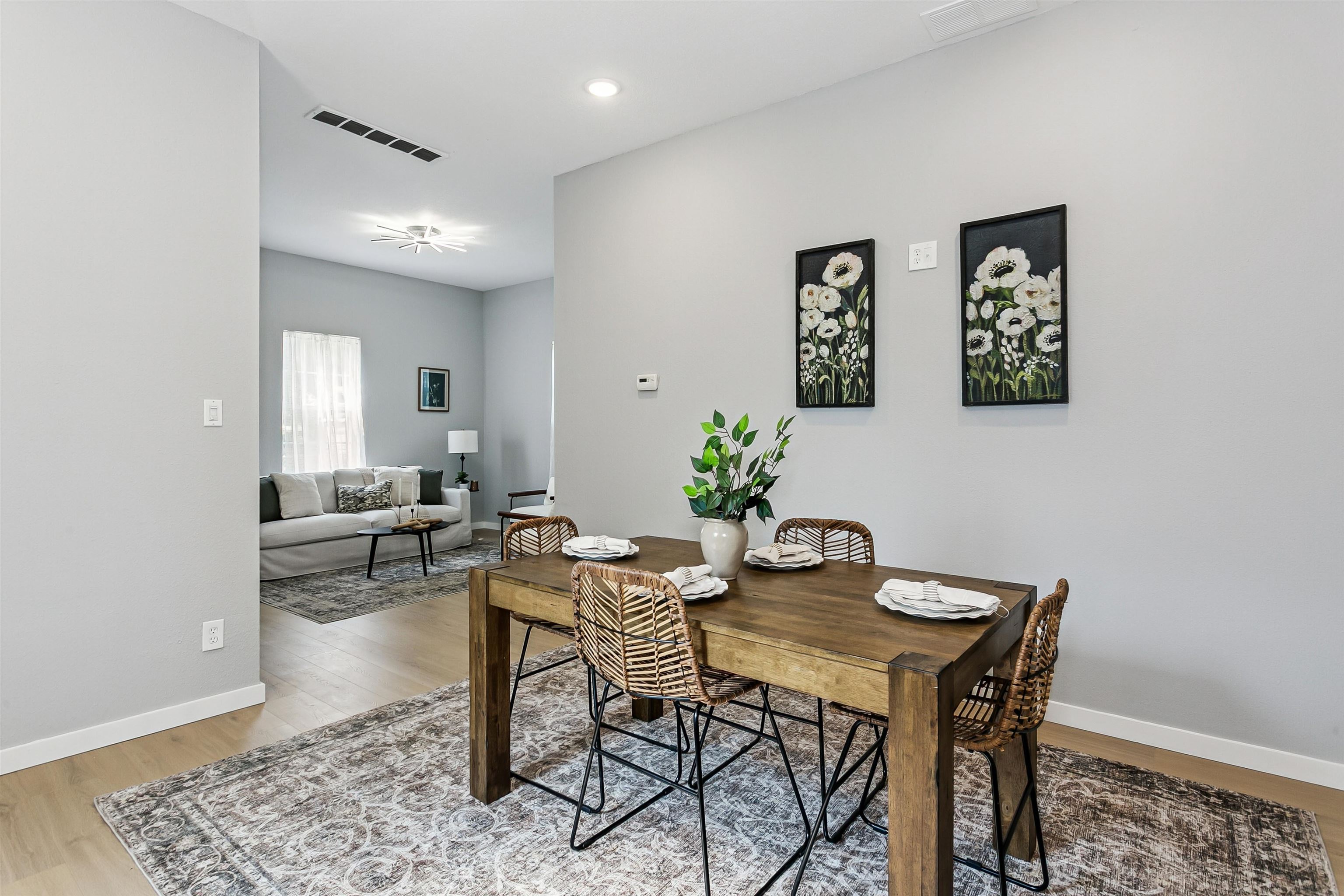 2016 E Chishom St Property Photo 11