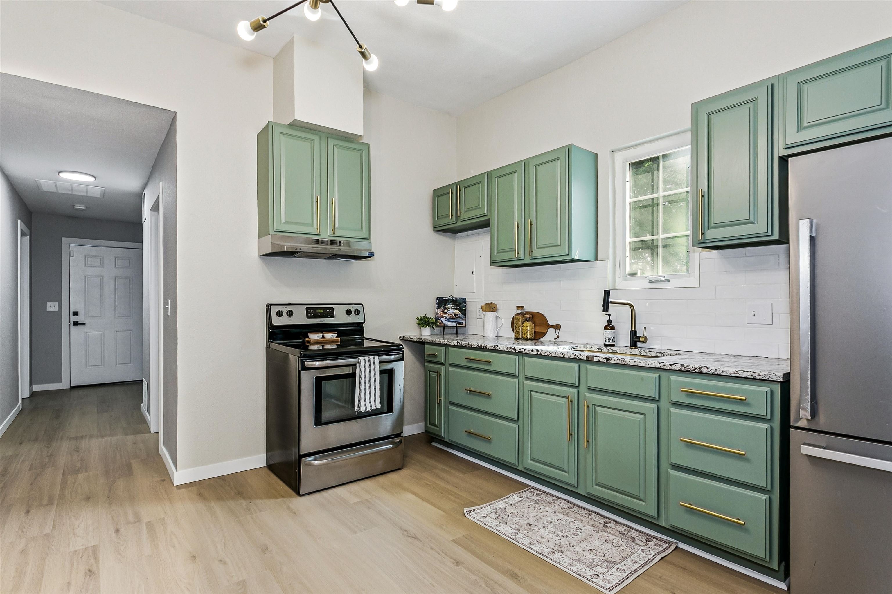 2016 E Chishom St Property Photo 14