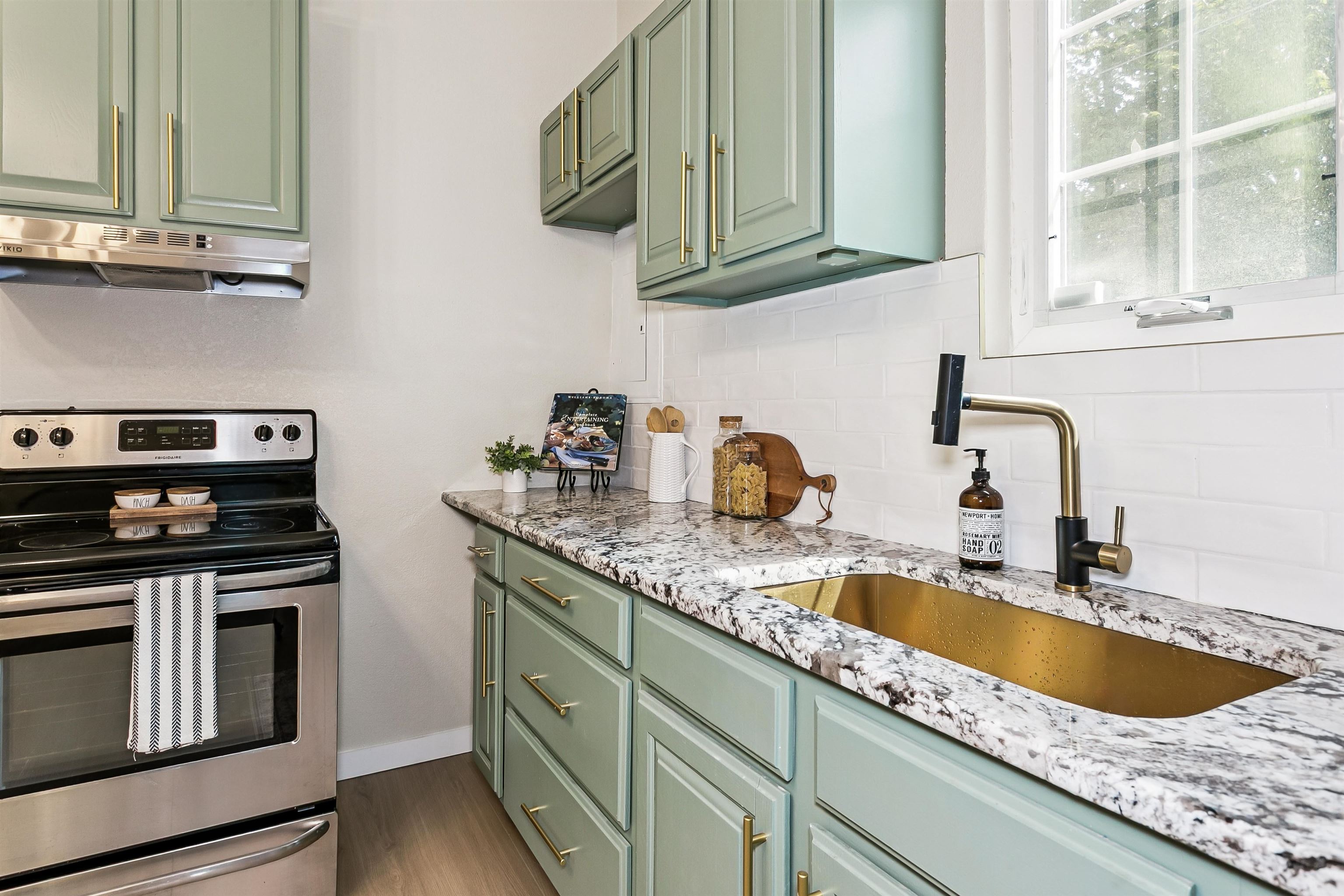 2016 E Chishom St Property Photo 15