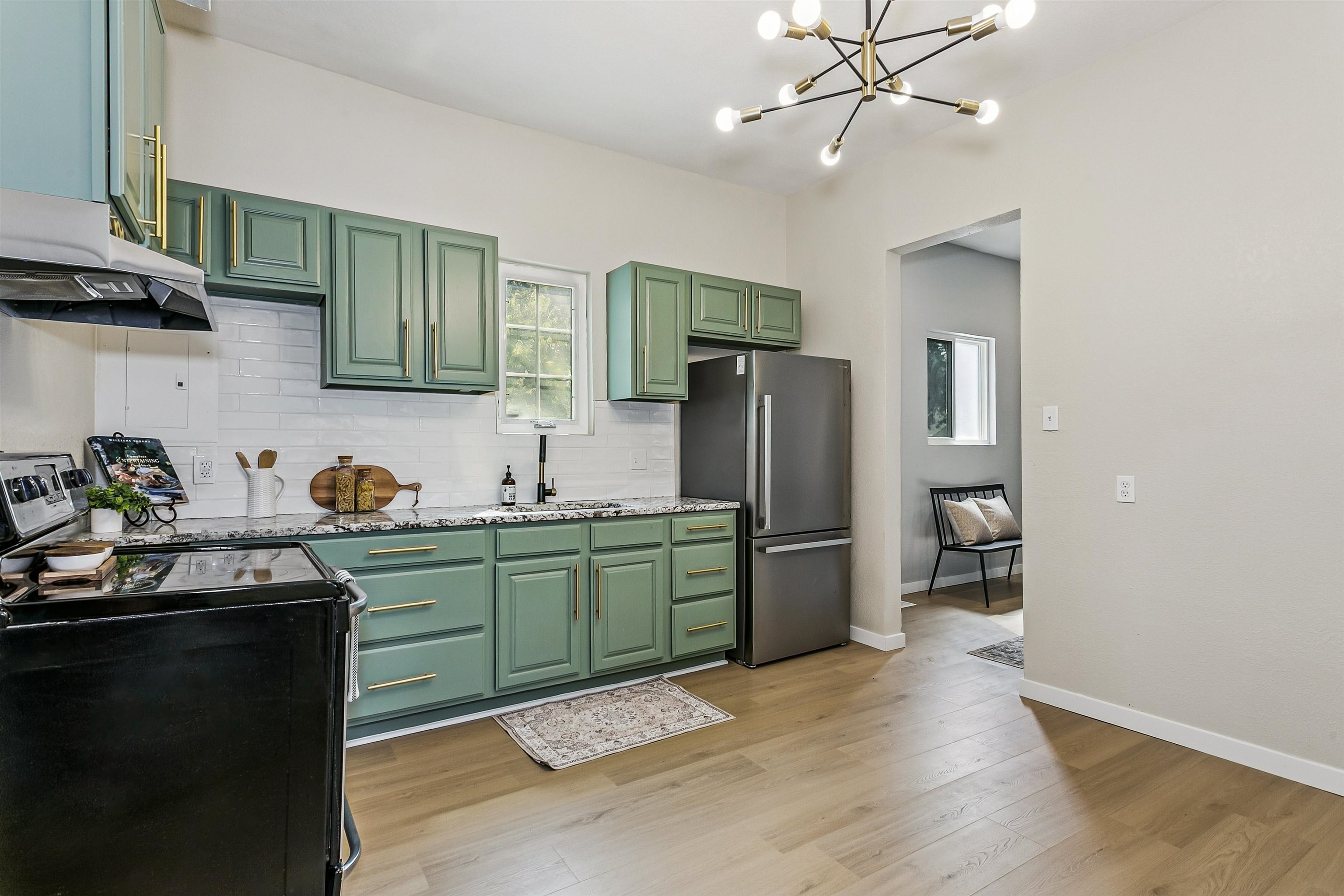 2016 E Chishom St Property Photo 16