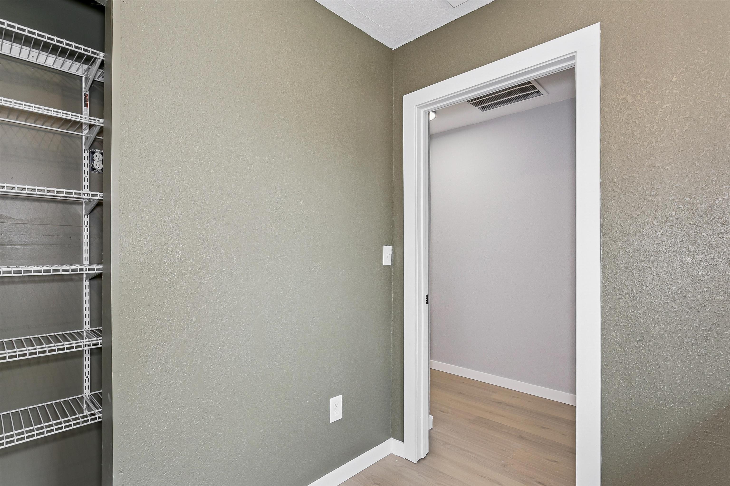 2016 E Chishom St Property Photo 27