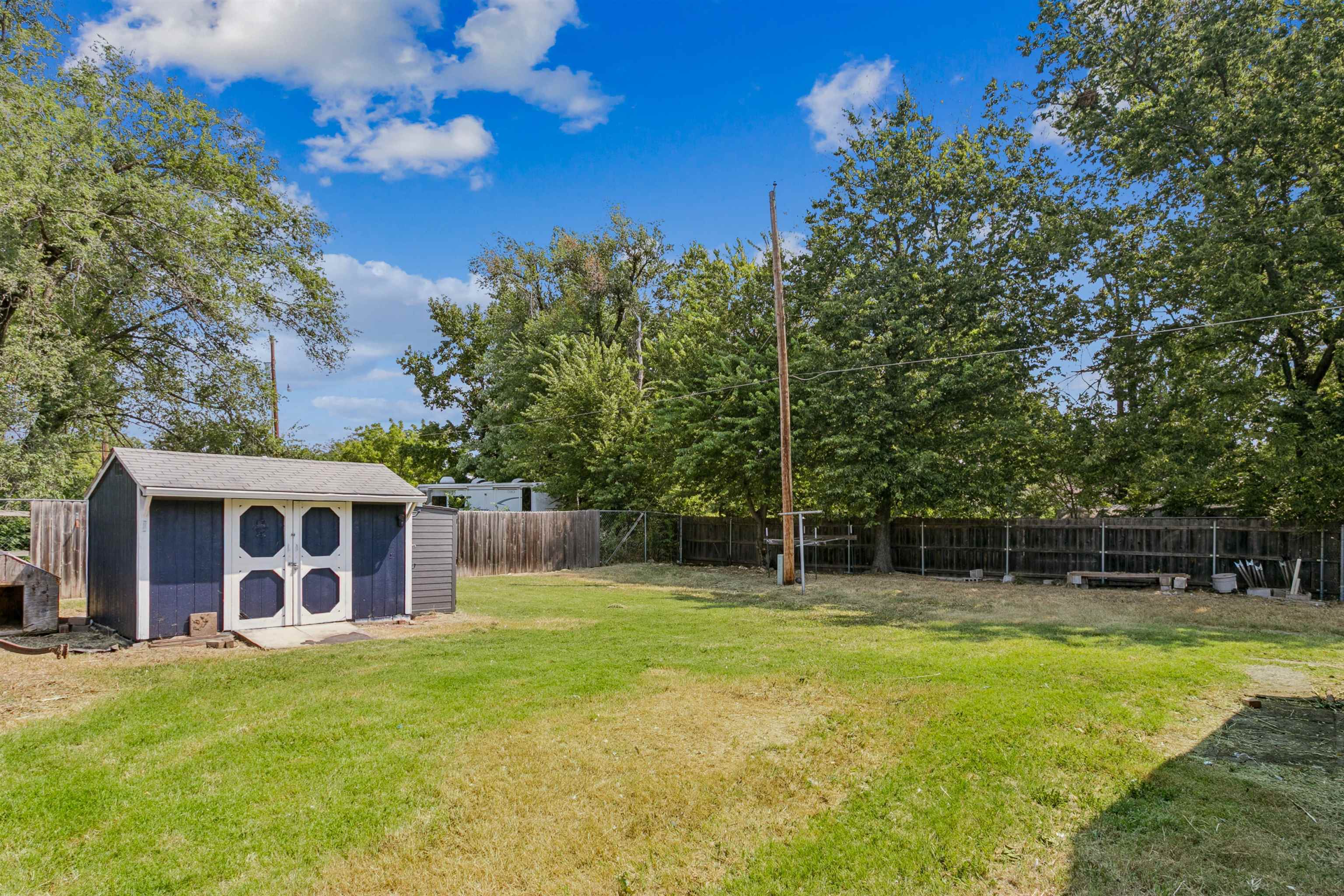 2016 E Chishom St Property Photo 32