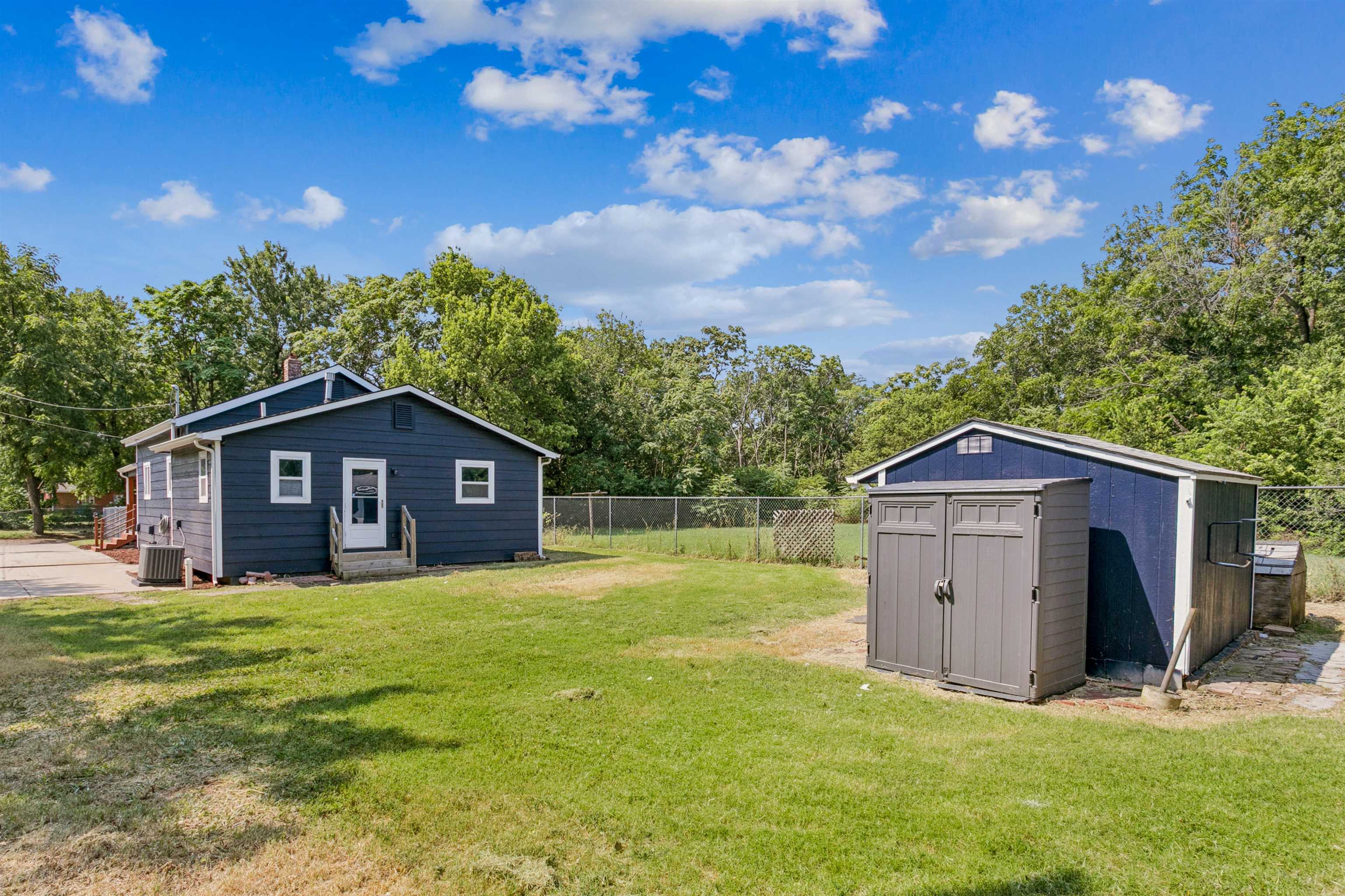 2016 E Chishom St Property Photo 33