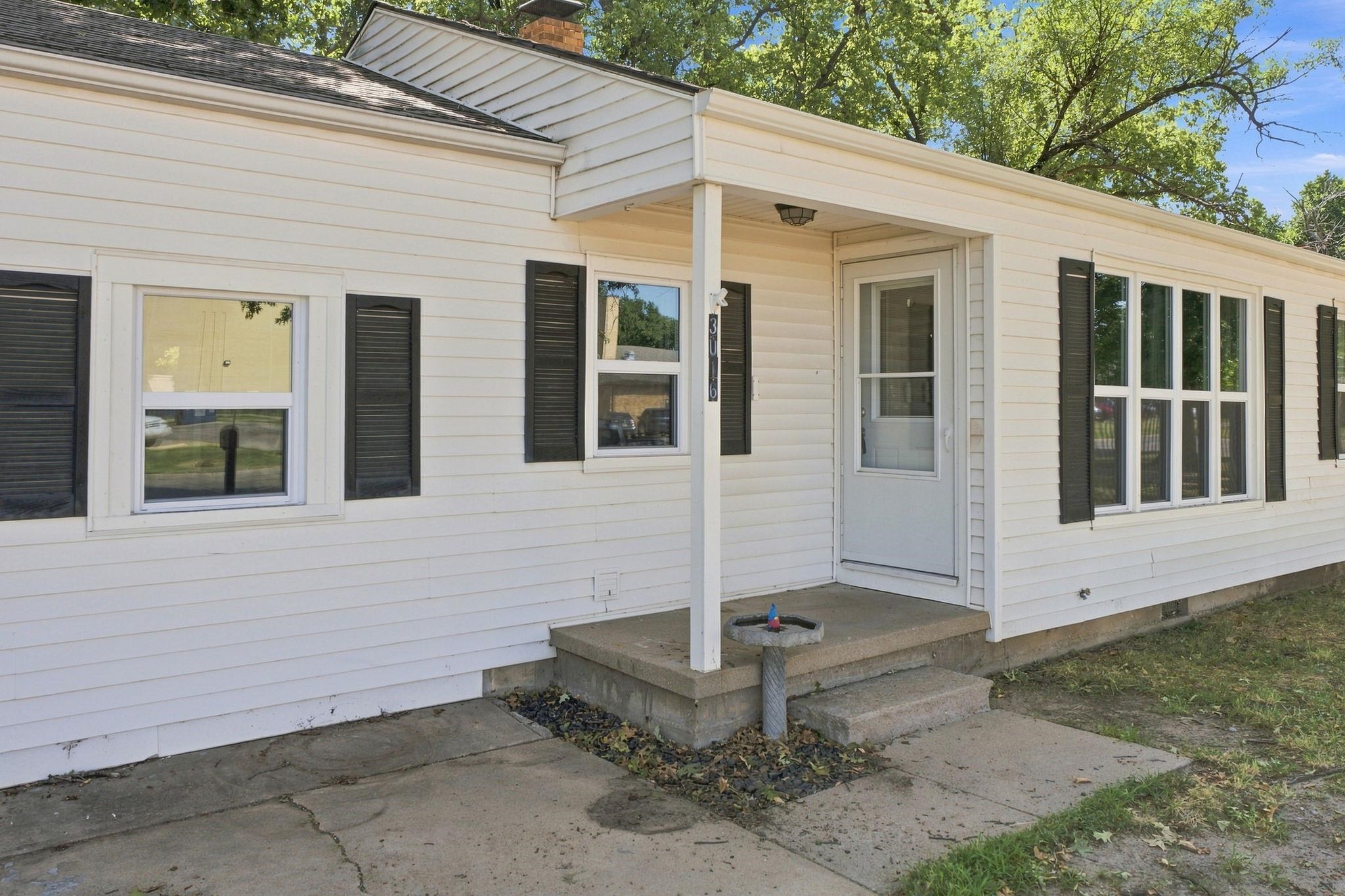 3016 N Charles Ave Property Photo 4