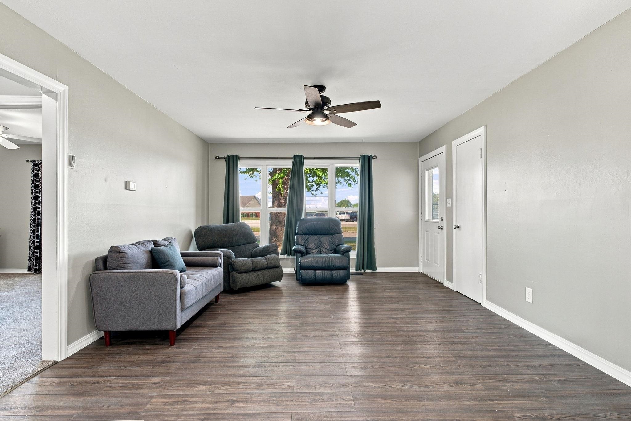 3016 N Charles Ave Property Photo 5