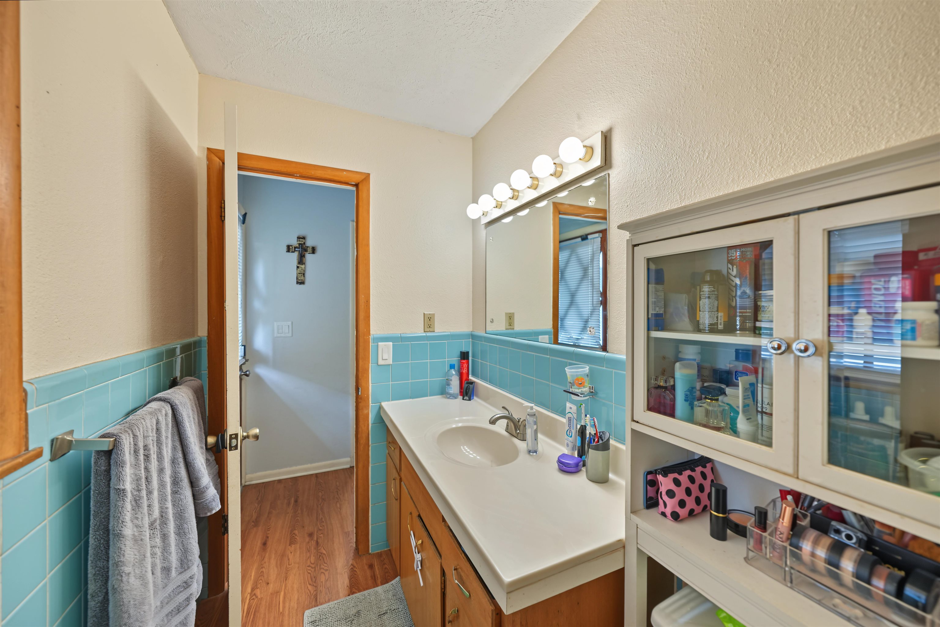 2219 Edward St Property Photo 6