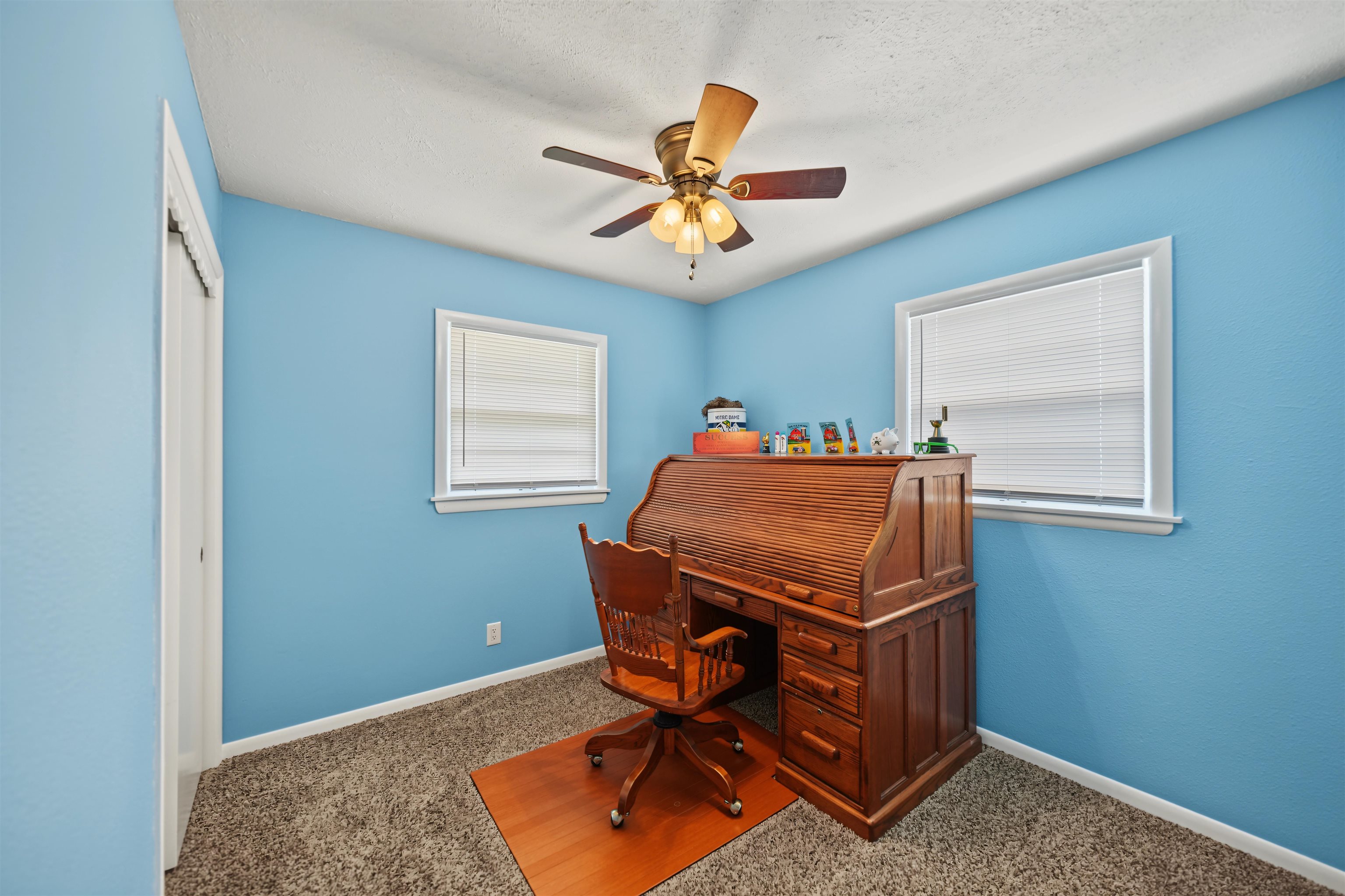 2219 Edward St Property Photo 8