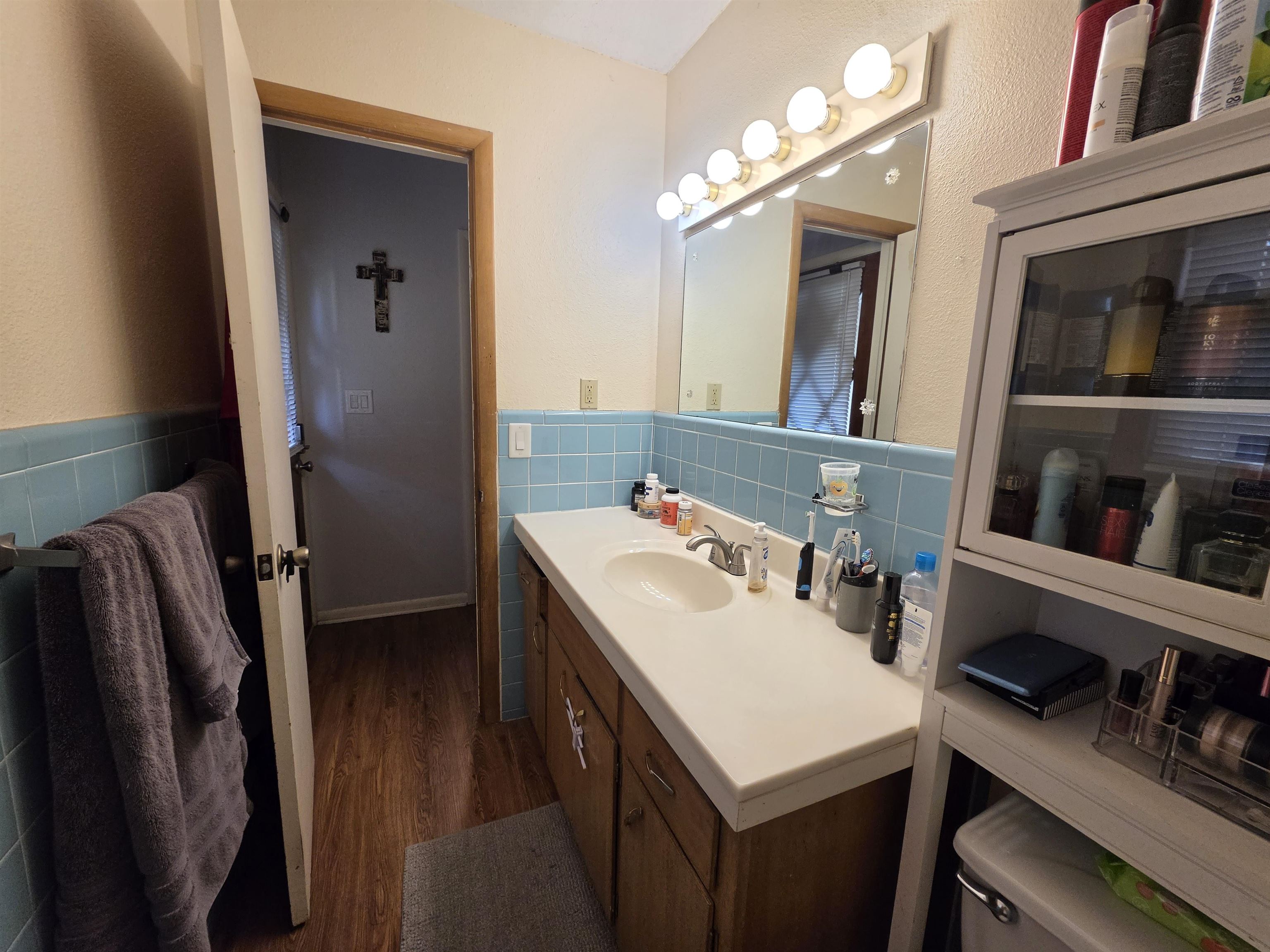 2219 Edward St Property Photo 9