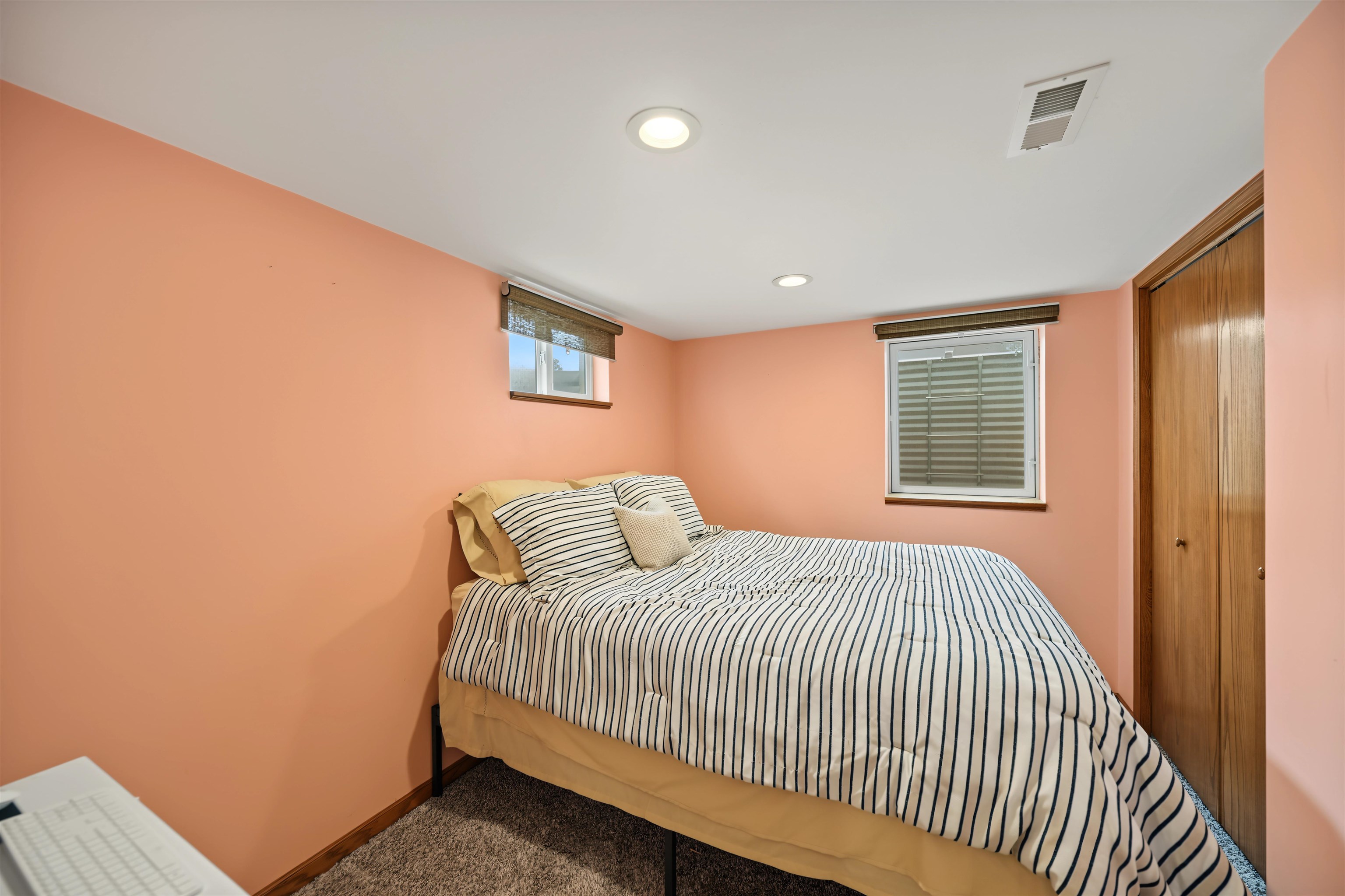 2219 Edward St Property Photo 13