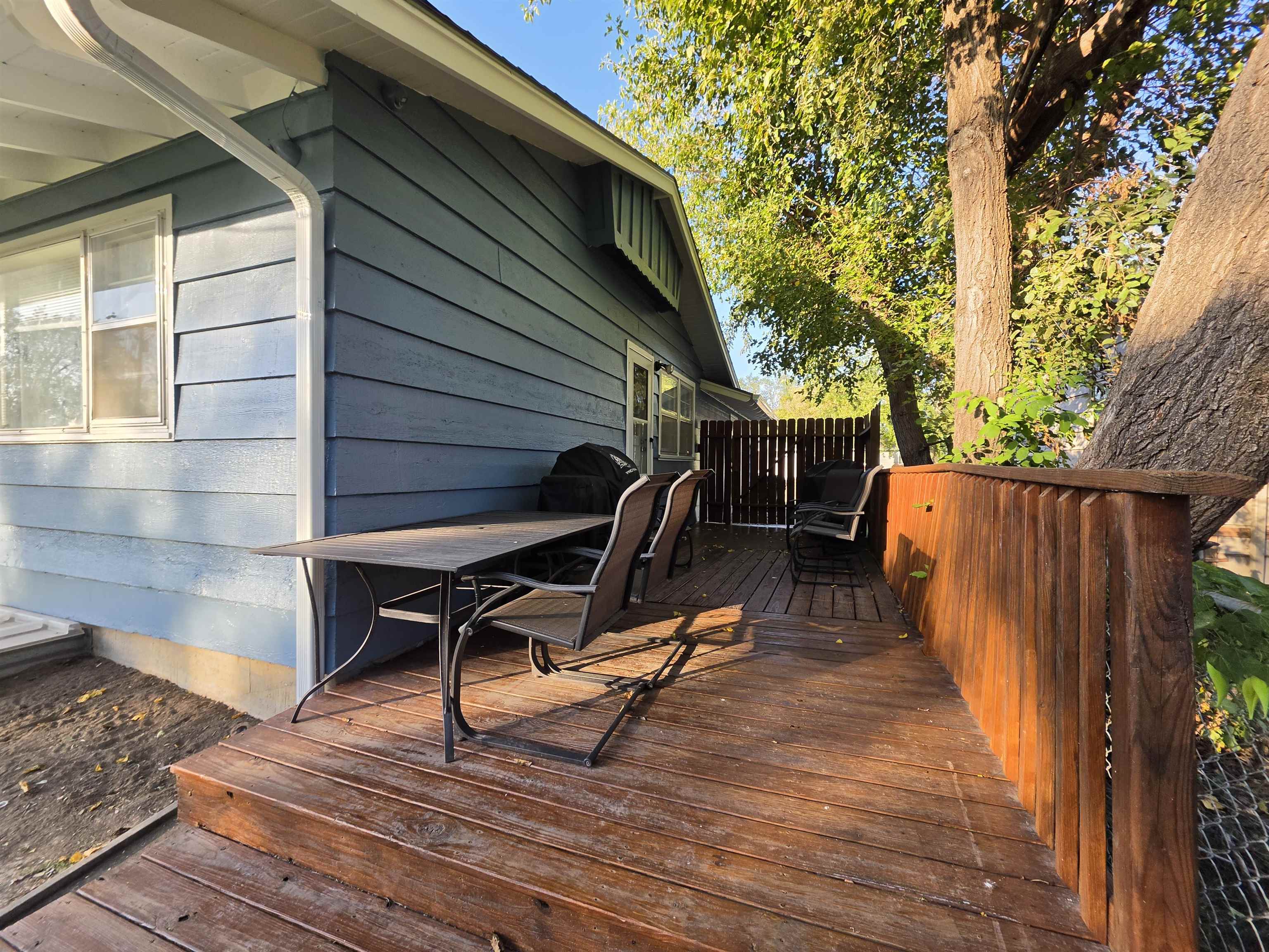 2219 Edward St Property Photo 16