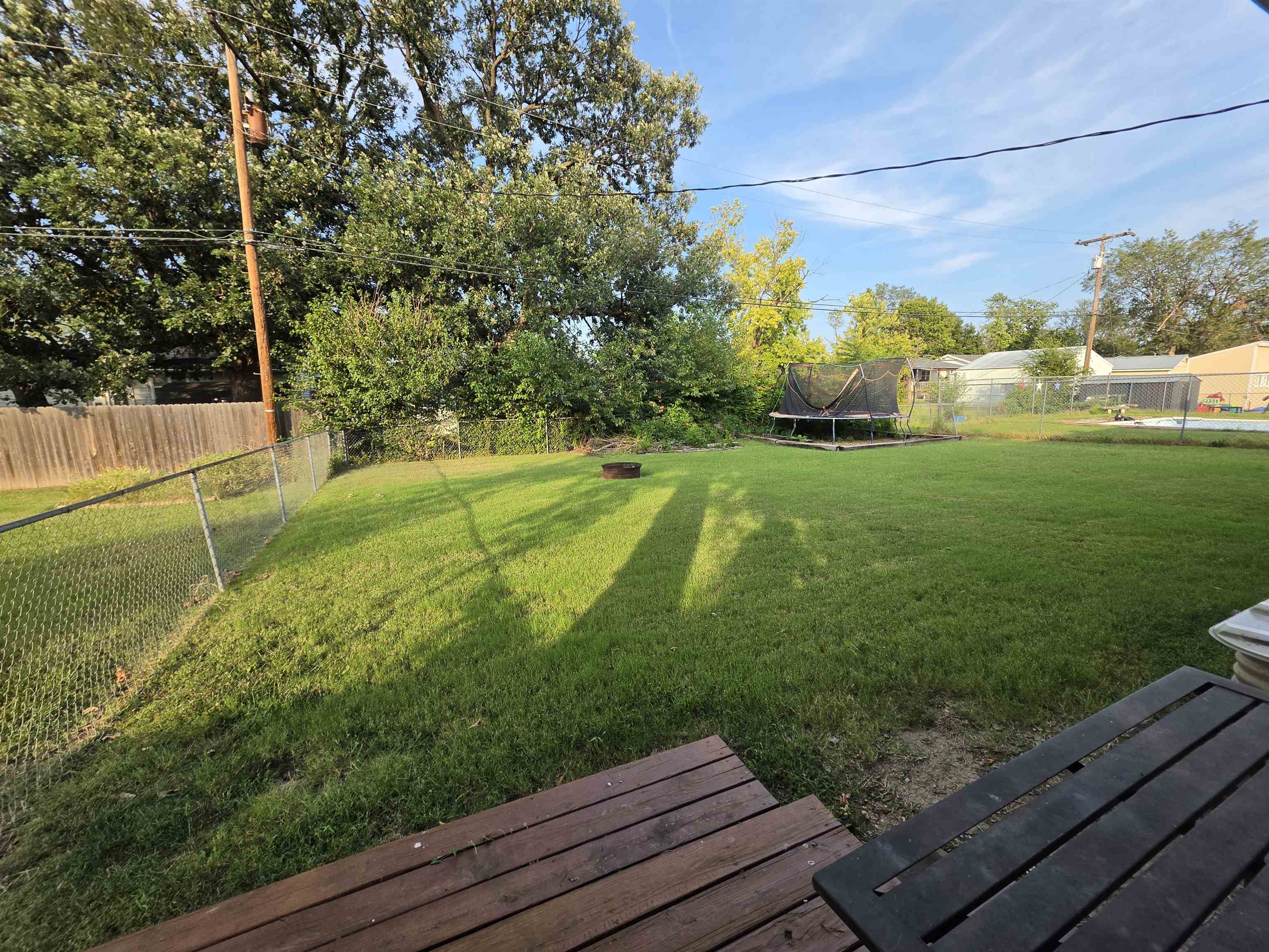 2219 Edward St Property Photo 19