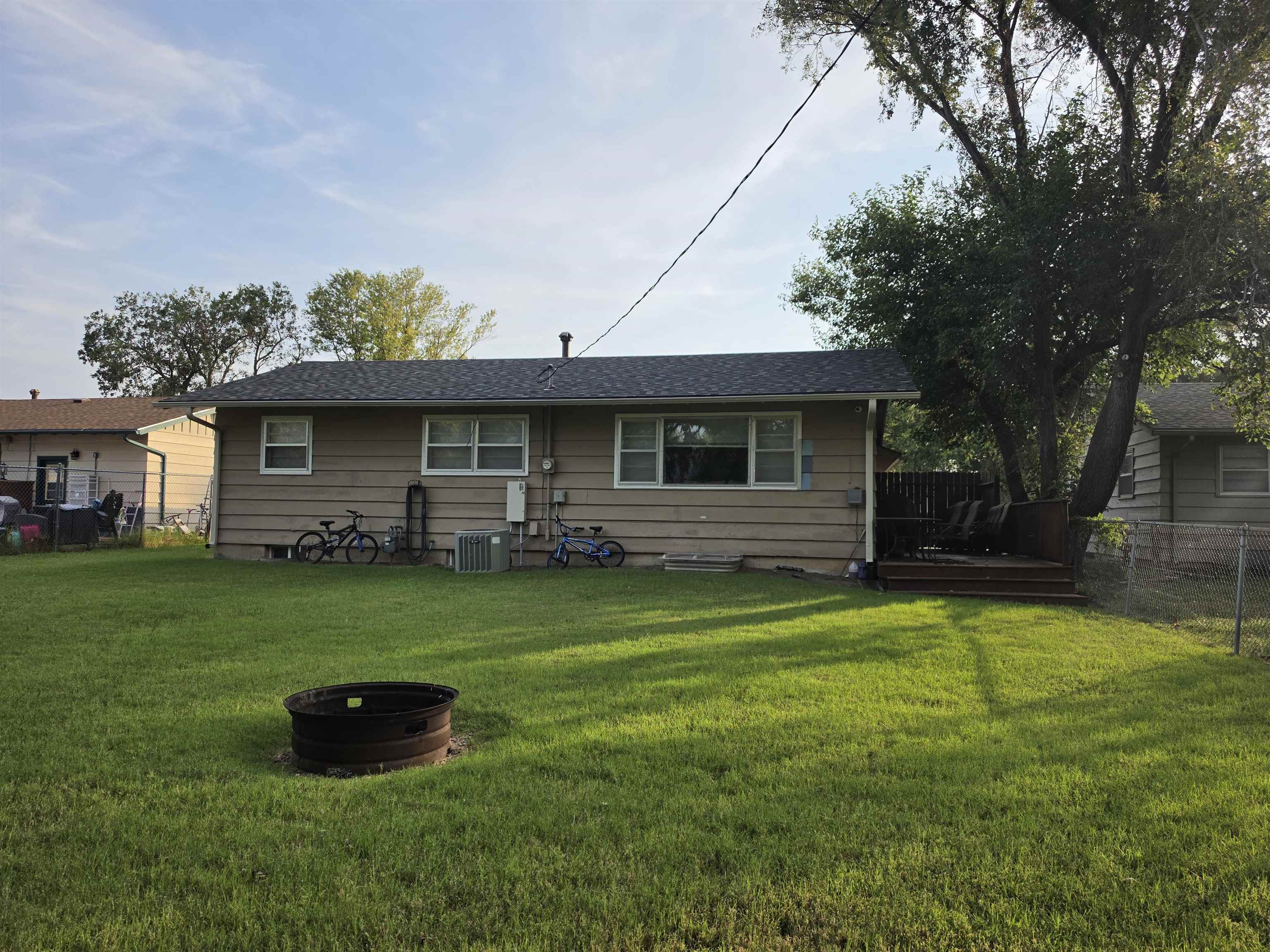 2219 Edward St Property Photo 21