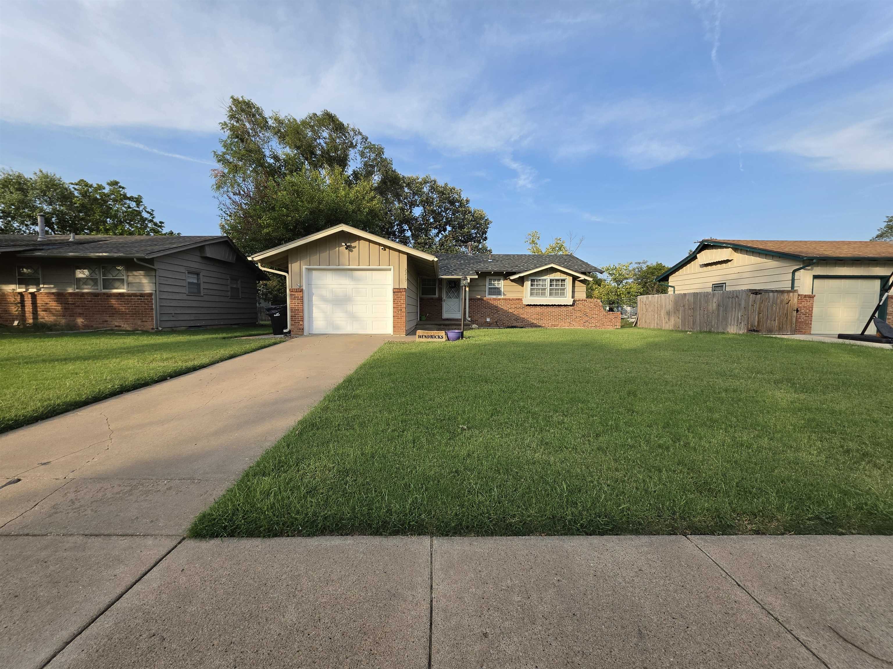 2219 Edward St Property Photo 23