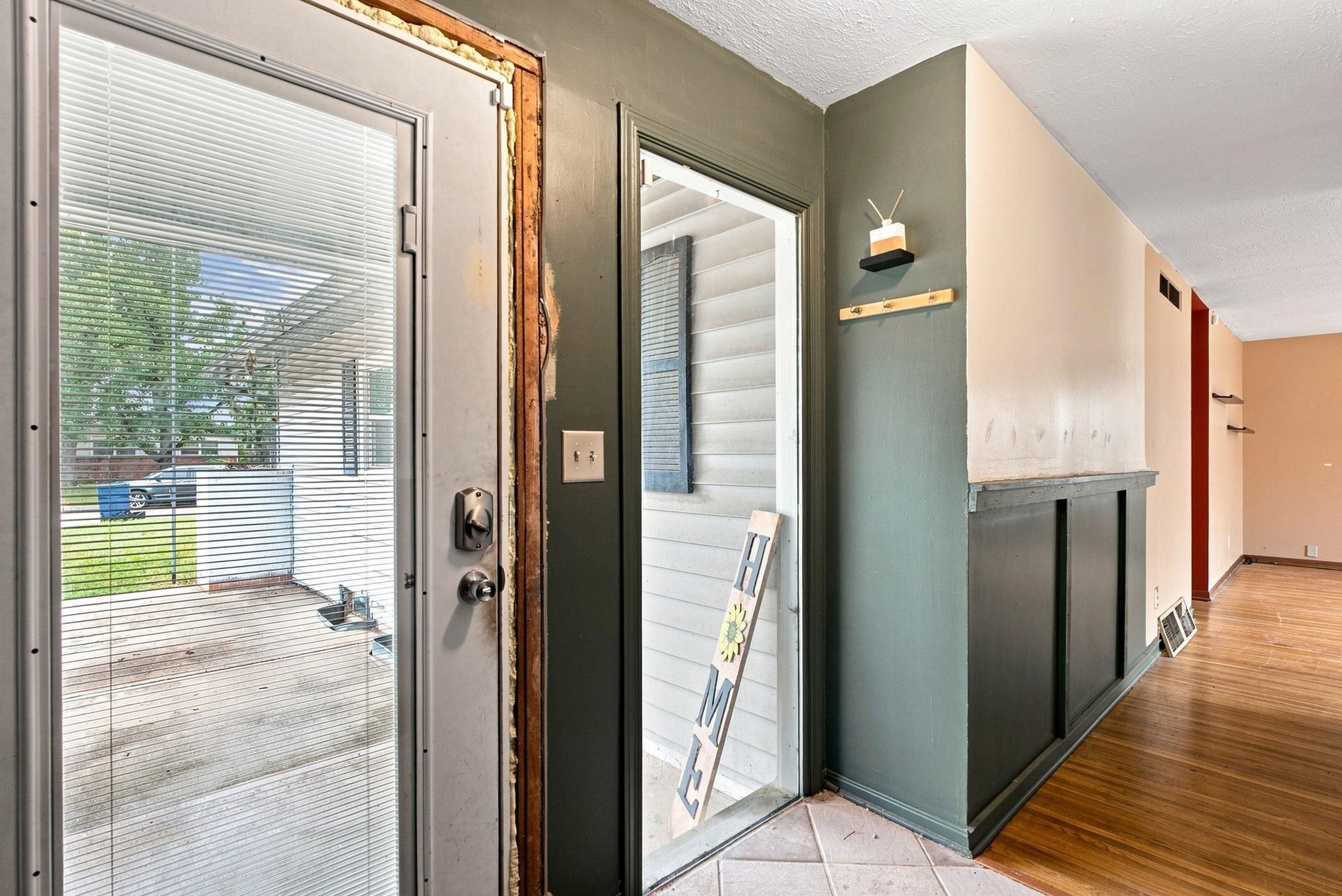 1217 W Dallas St Property Photo 5