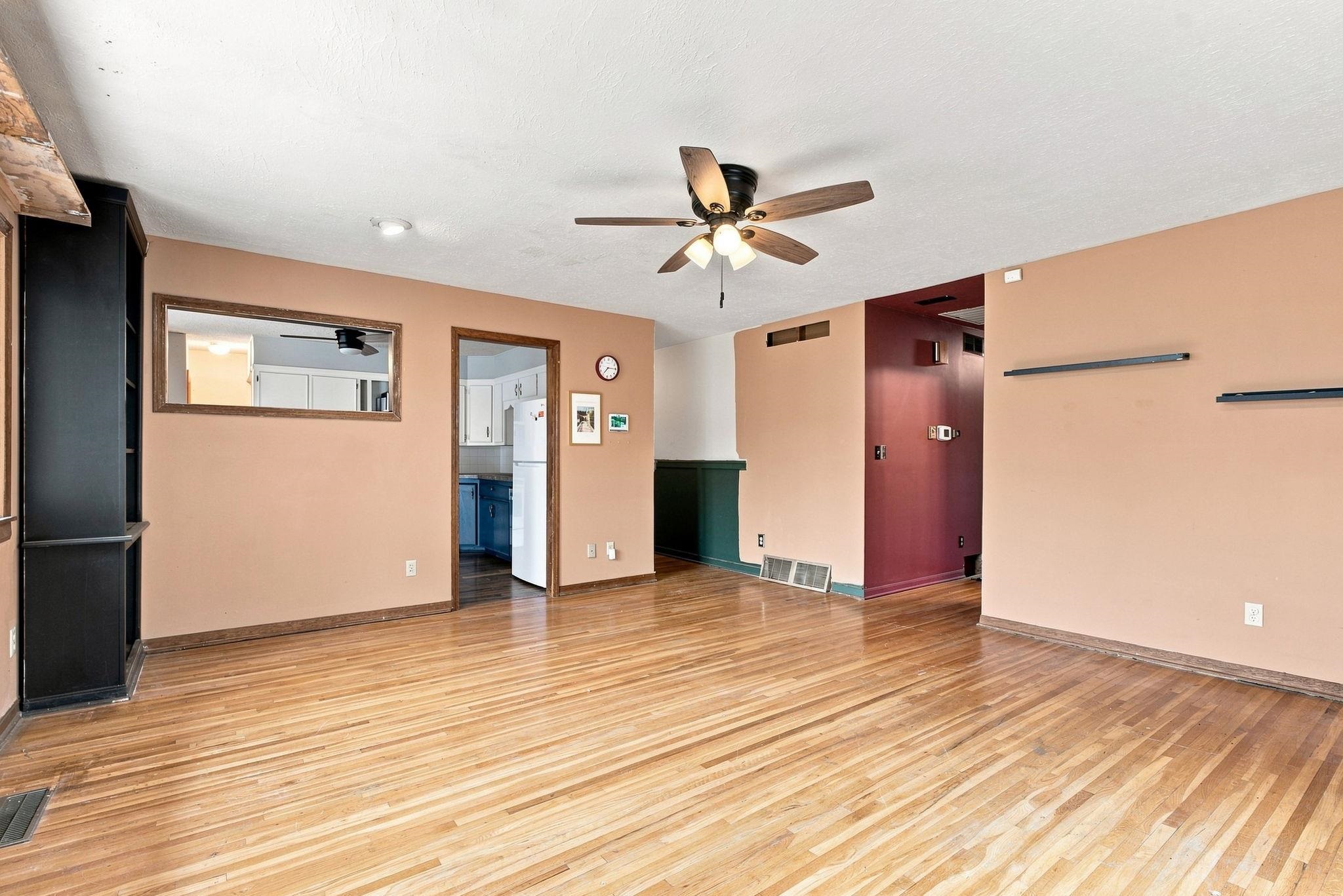 1217 W Dallas St Property Photo 7