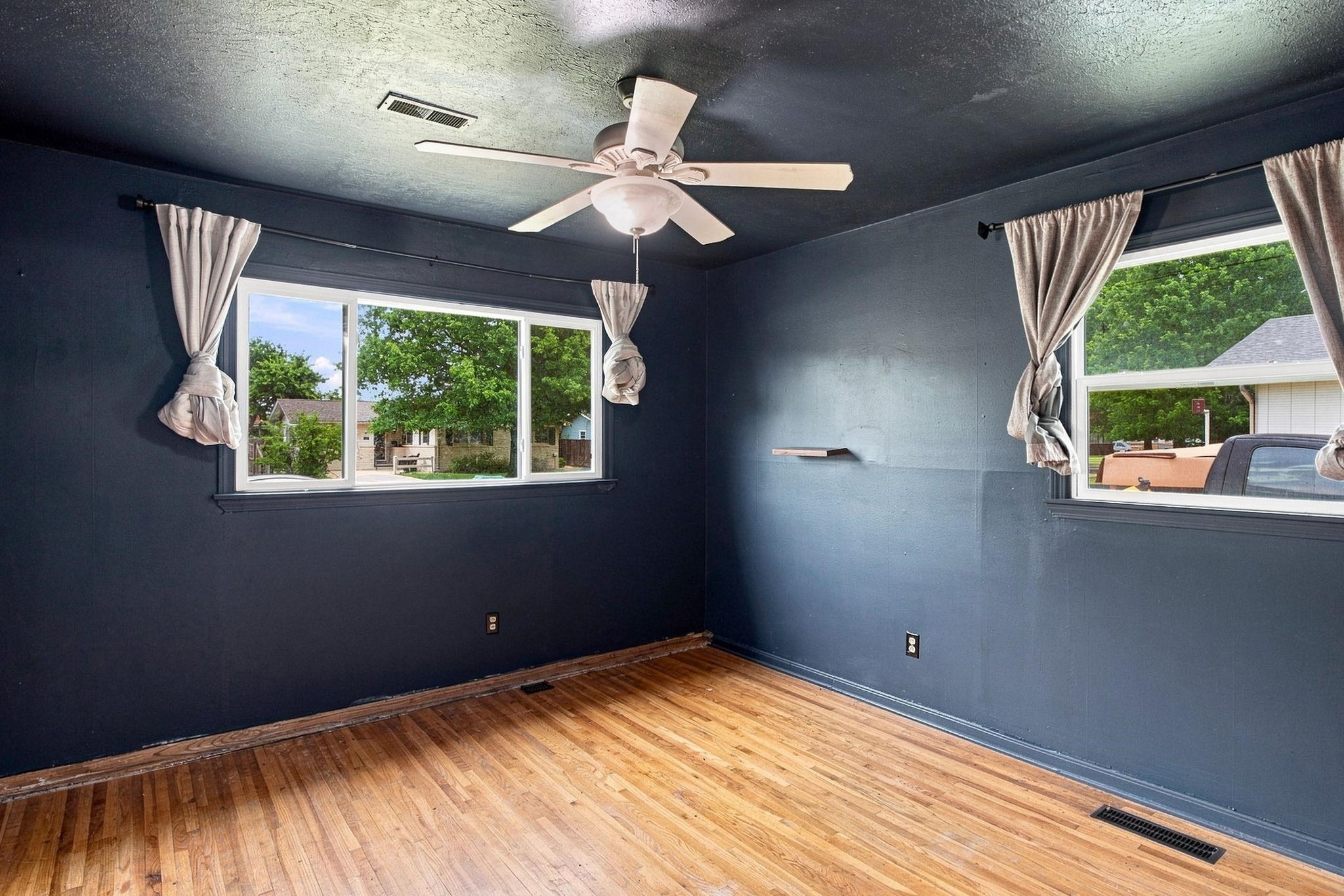 1217 W Dallas St Property Photo 15