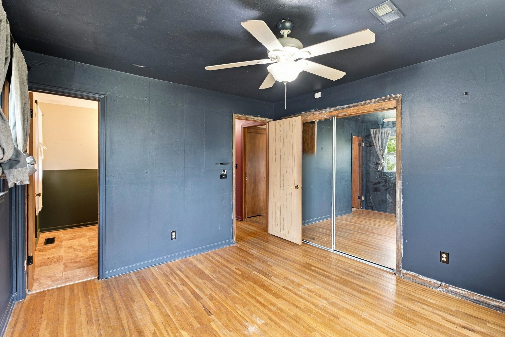 1217 W Dallas St Property Photo 16