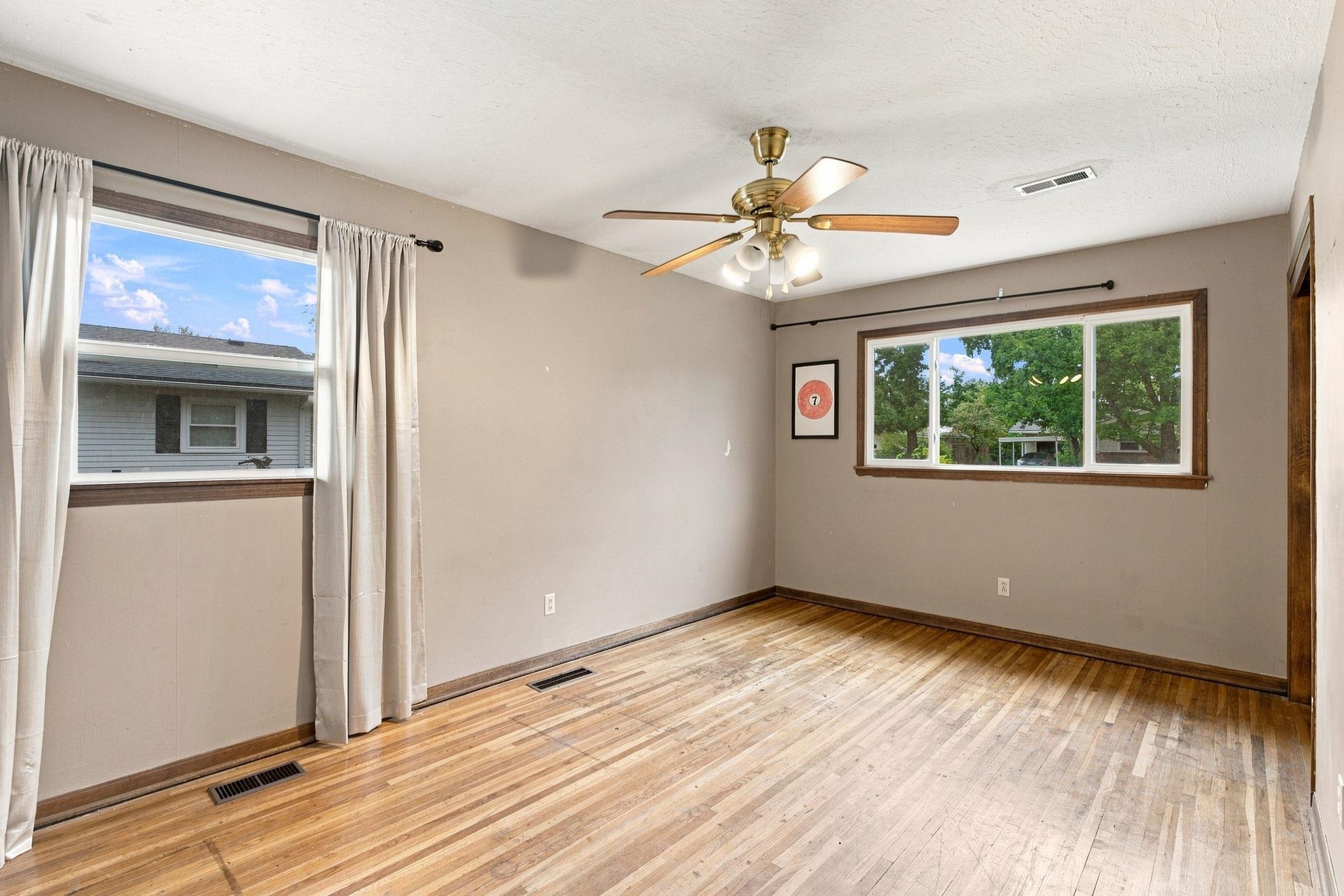 1217 W Dallas St Property Photo 18