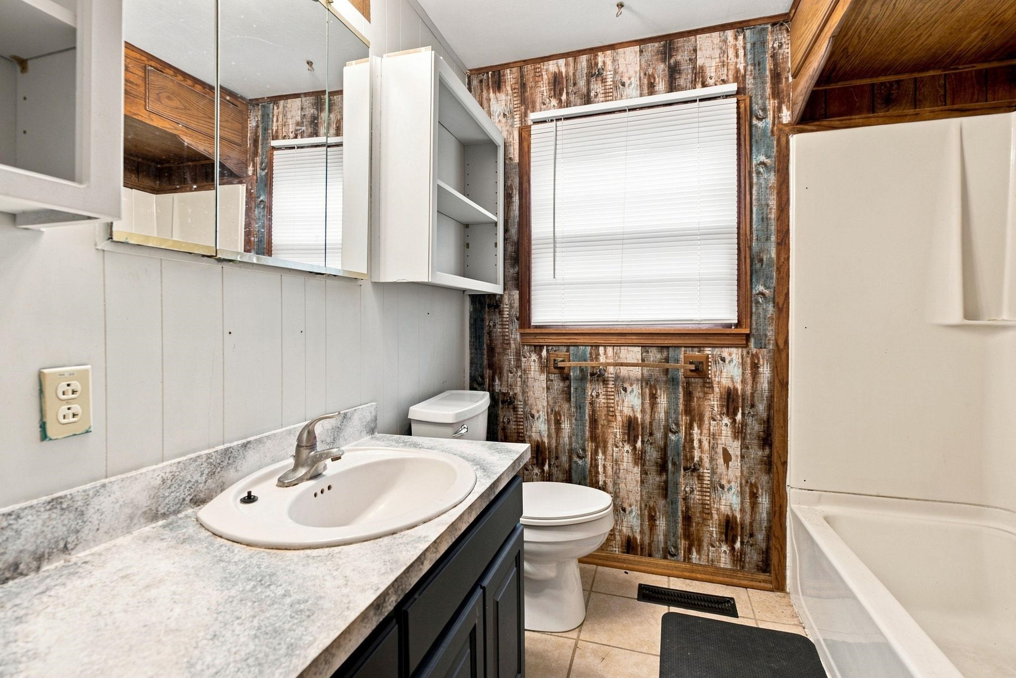 1217 W Dallas St Property Photo 19