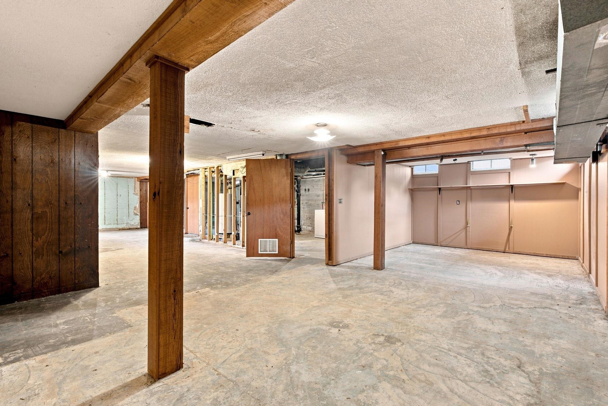1217 W Dallas St Property Photo 21