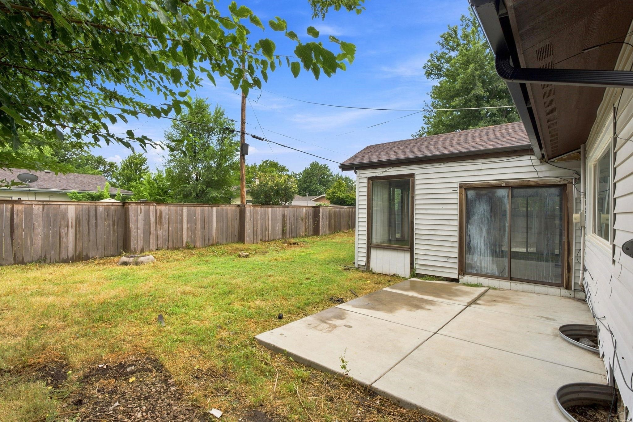 1217 W Dallas St Property Photo 27