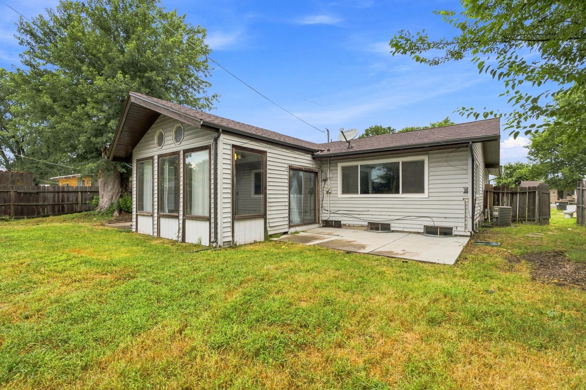 1217 W Dallas St Property Photo 29