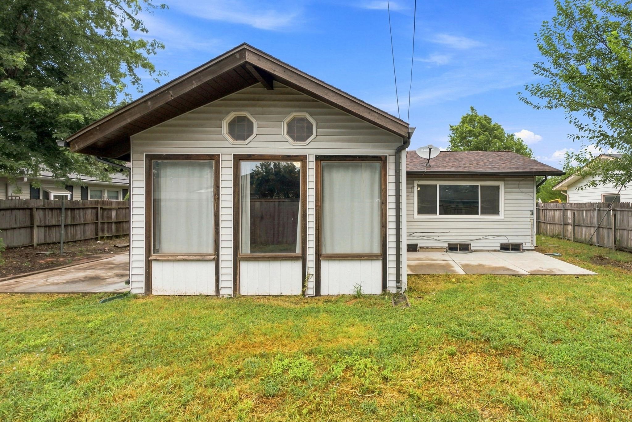 1217 W Dallas St Property Photo 30