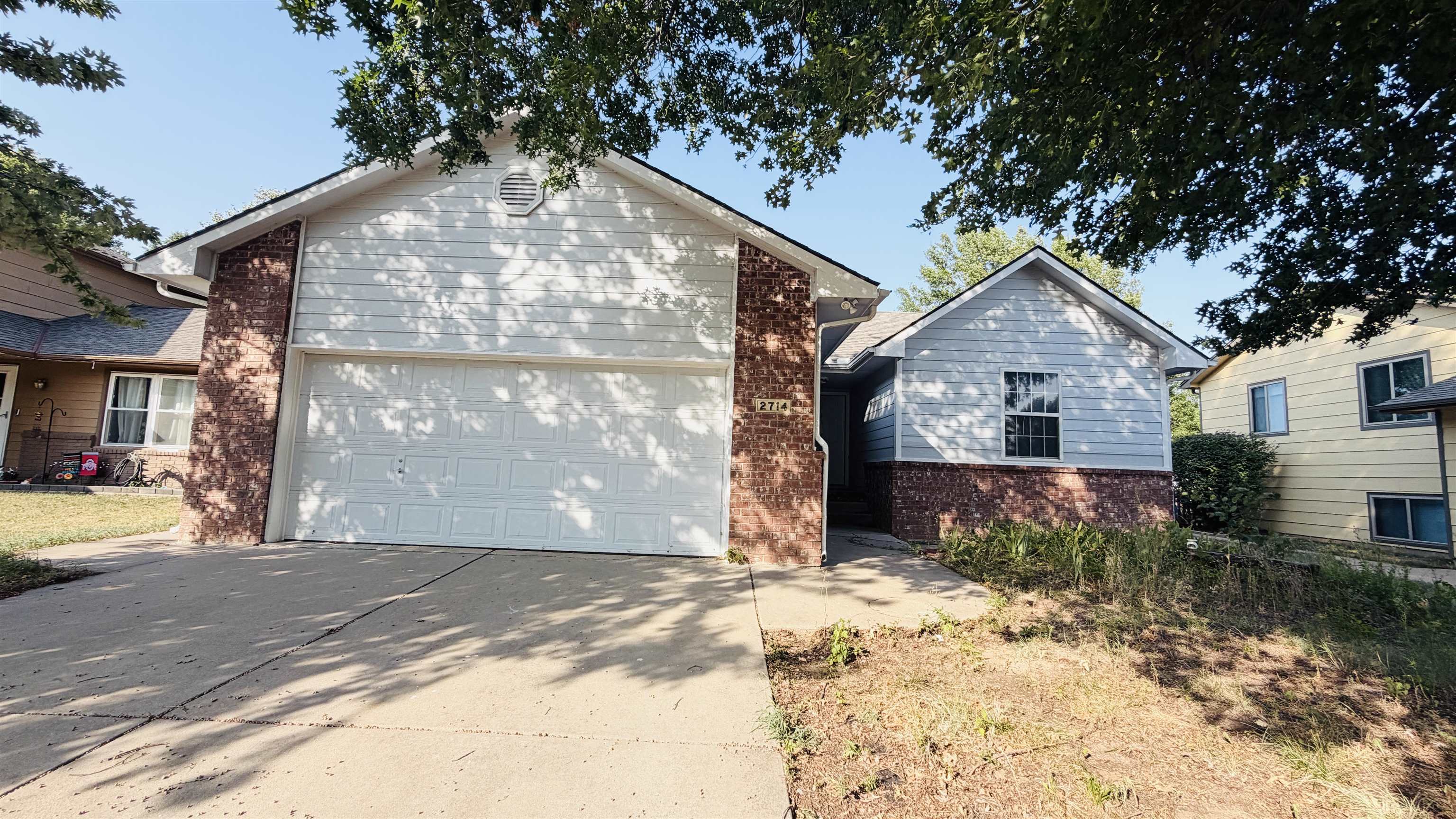 2714 S RIANIER CIR