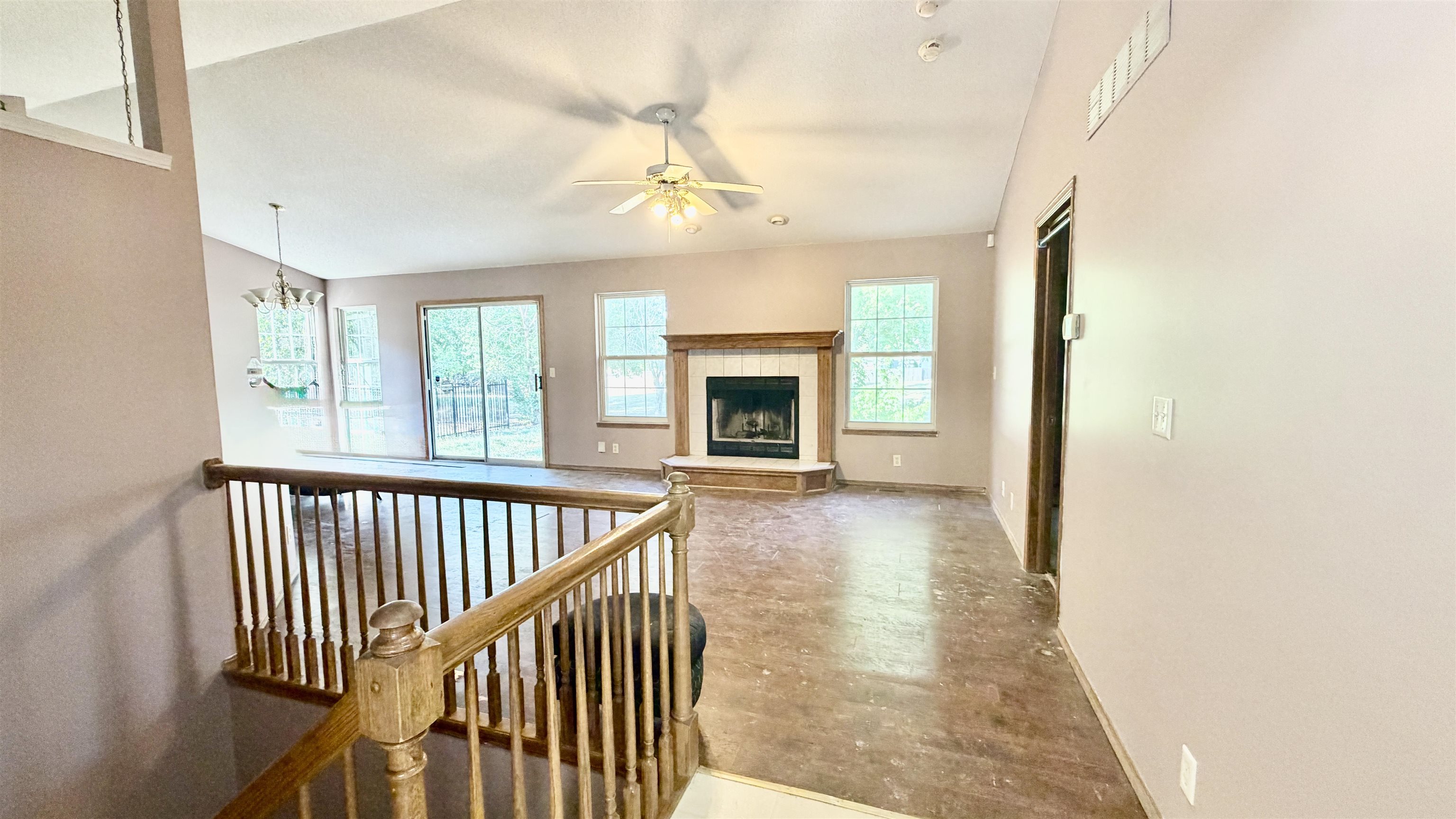 2714 S Rianier Cir Property Photo 3