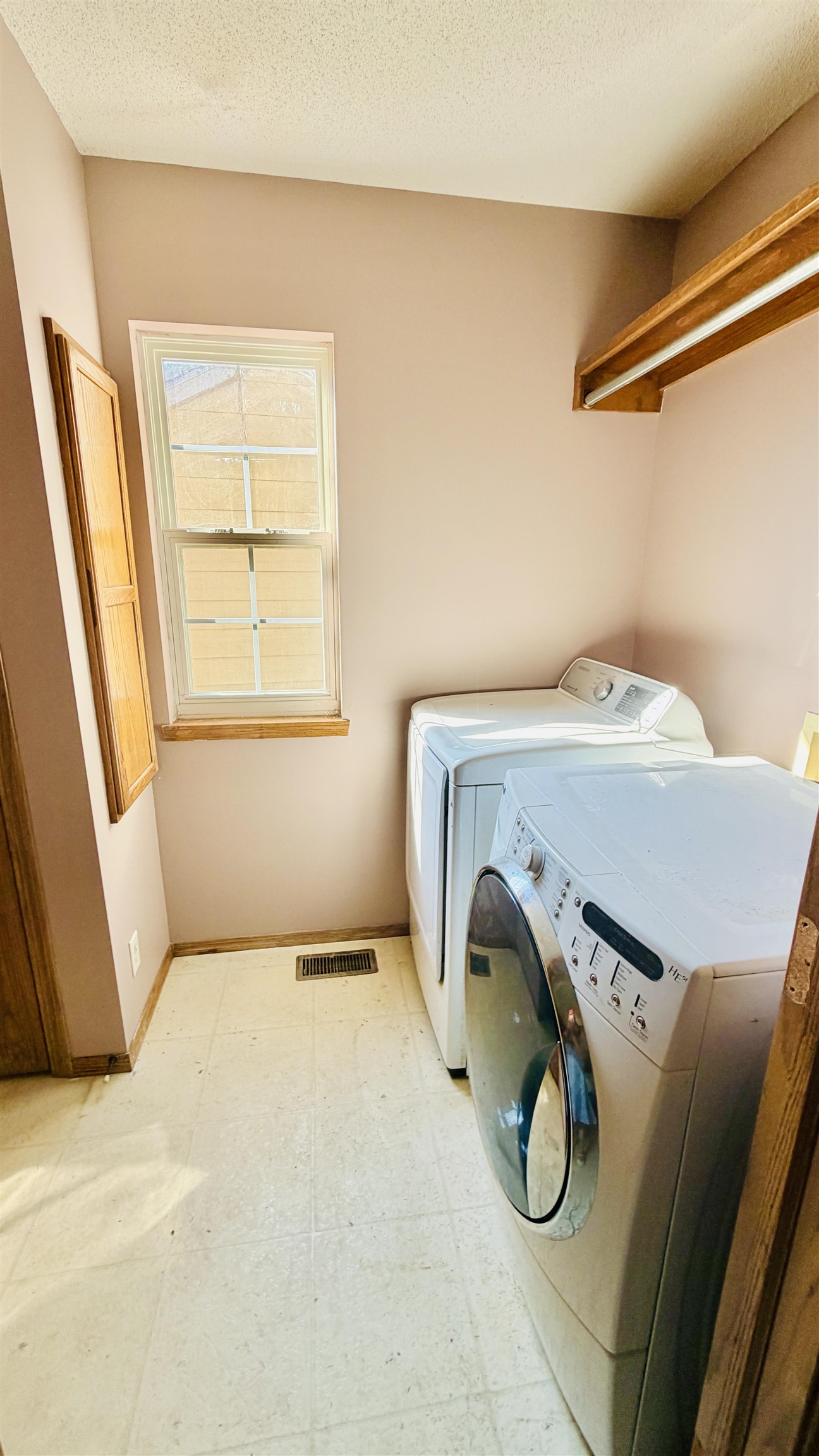 2714 S Rianier Cir Property Photo 6