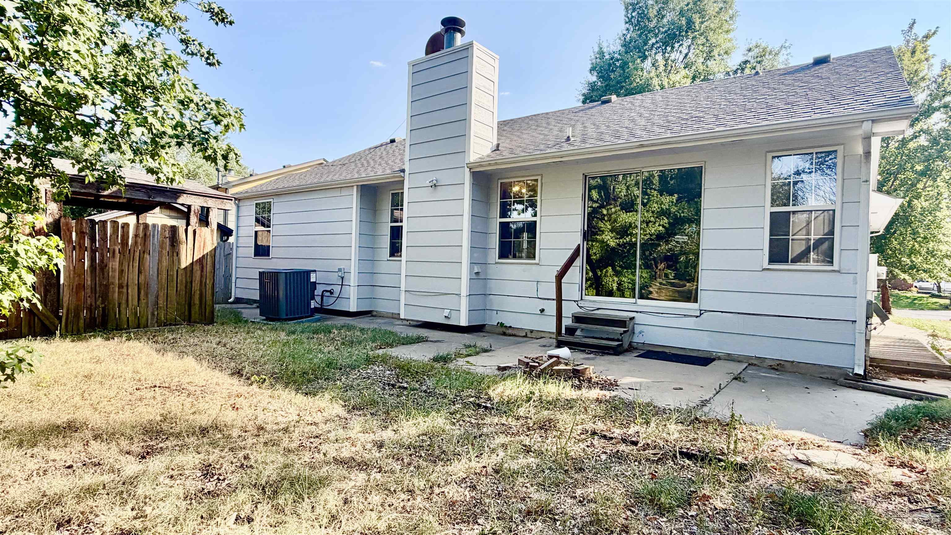 2714 S Rianier Cir Property Photo 8