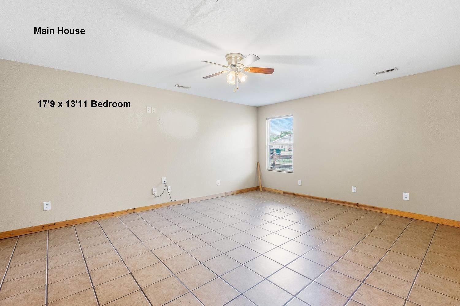 519 E 1st St. Property Photo 11