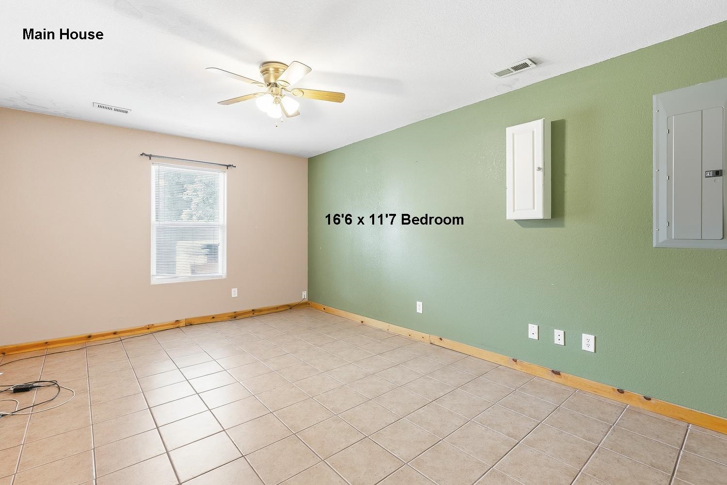 519 E 1st St. Property Photo 14