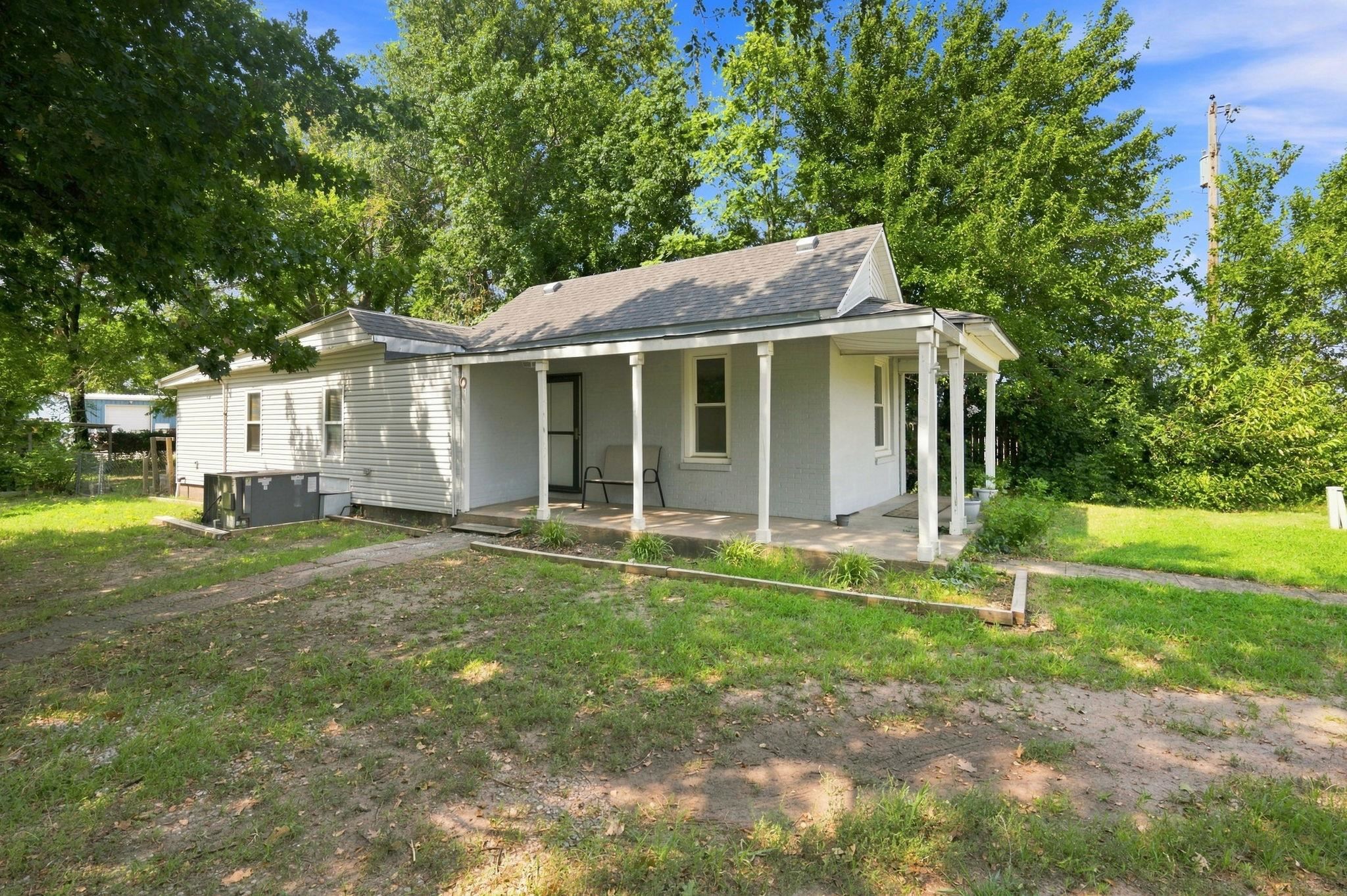 6520 N Broadway Property Photo 1