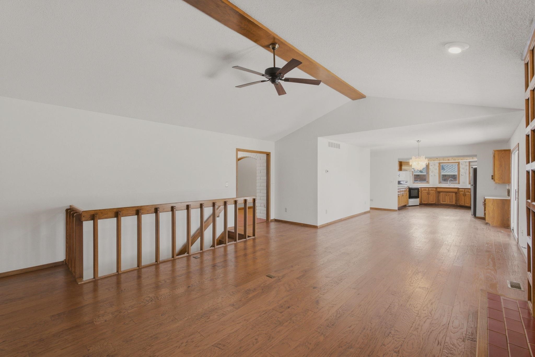 2323 N Greenleaf Property Photo 11