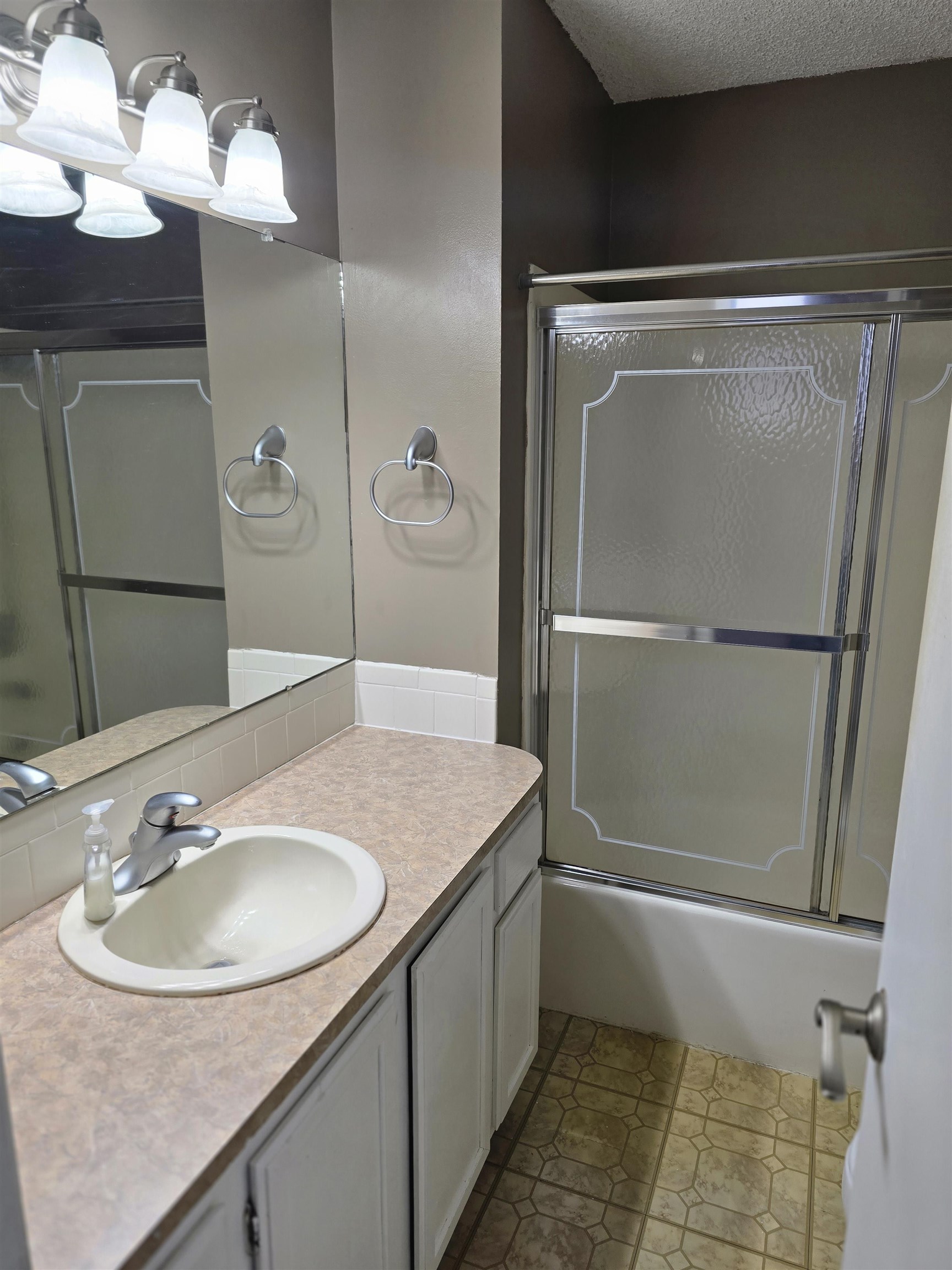 6725 W Shade Property Photo 12