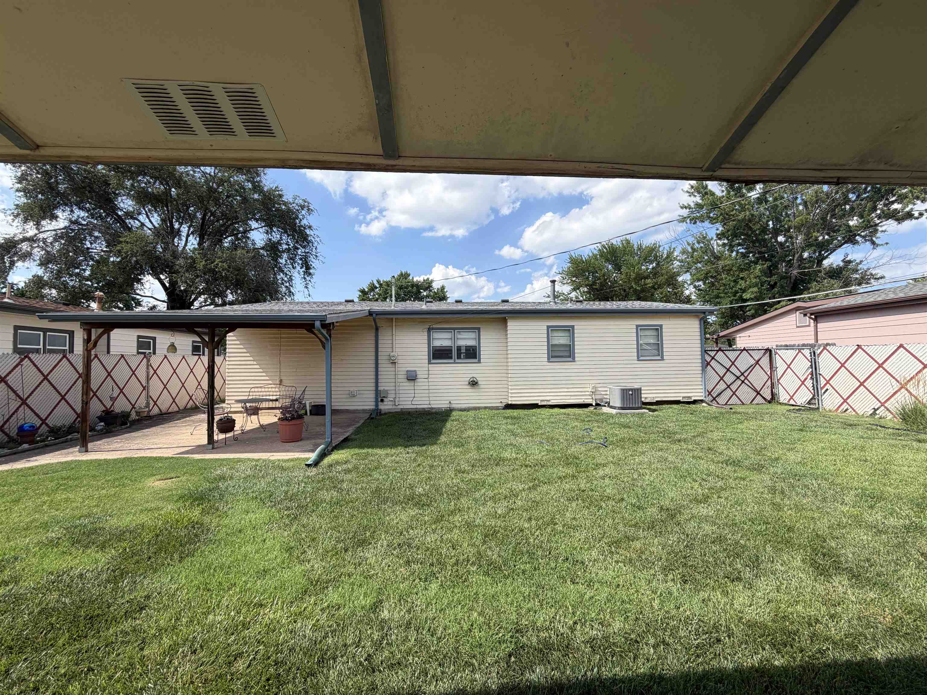 2321 W Grant Property Photo 6