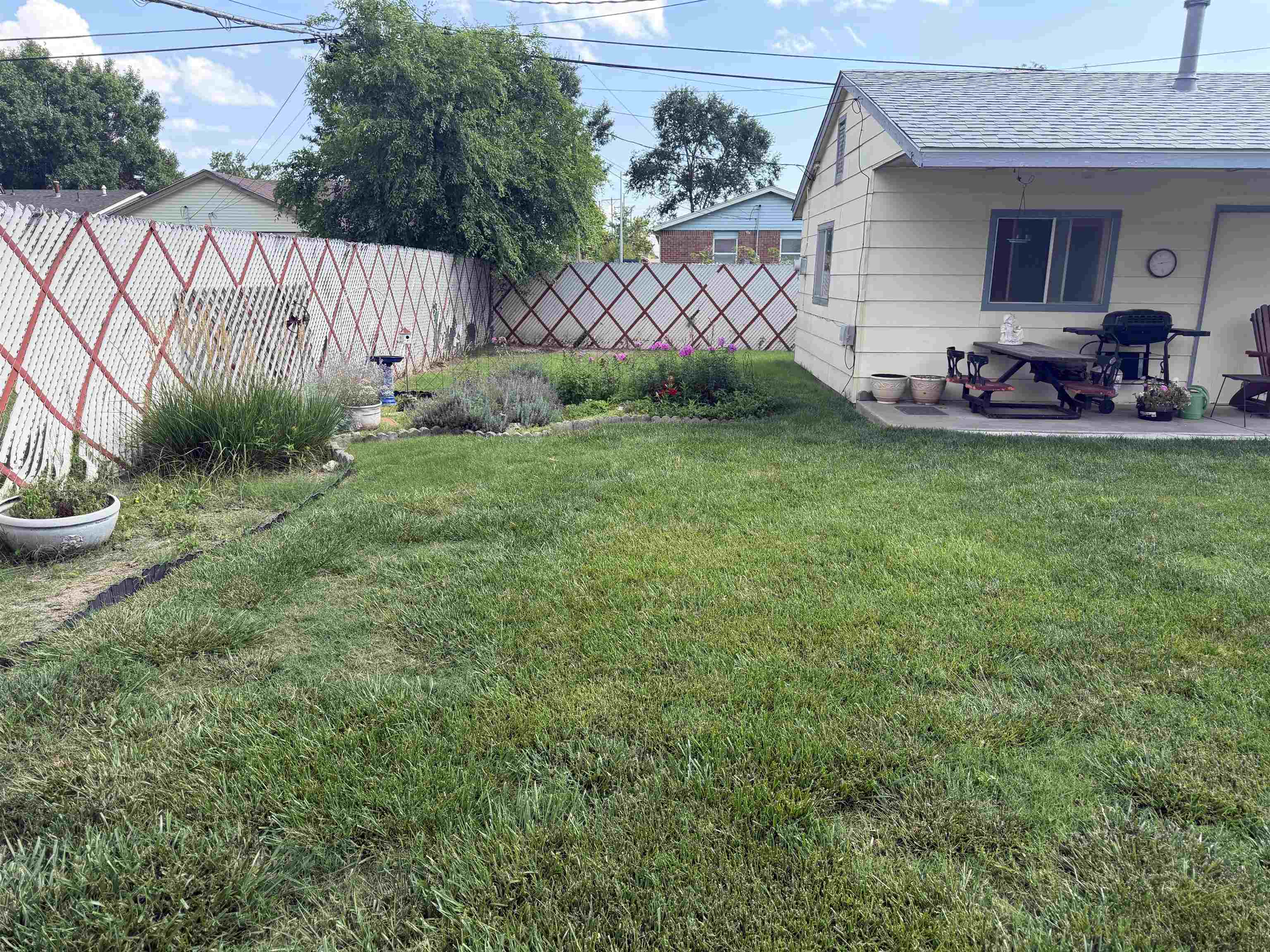 2321 W Grant Property Photo 8