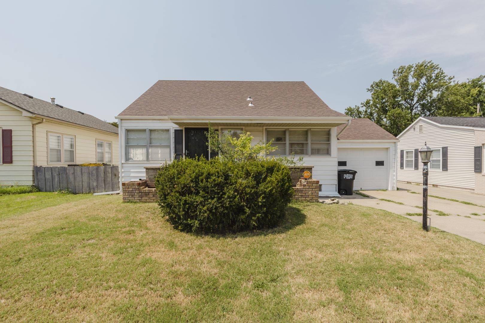 305 Lawrence St. Property Photo 1