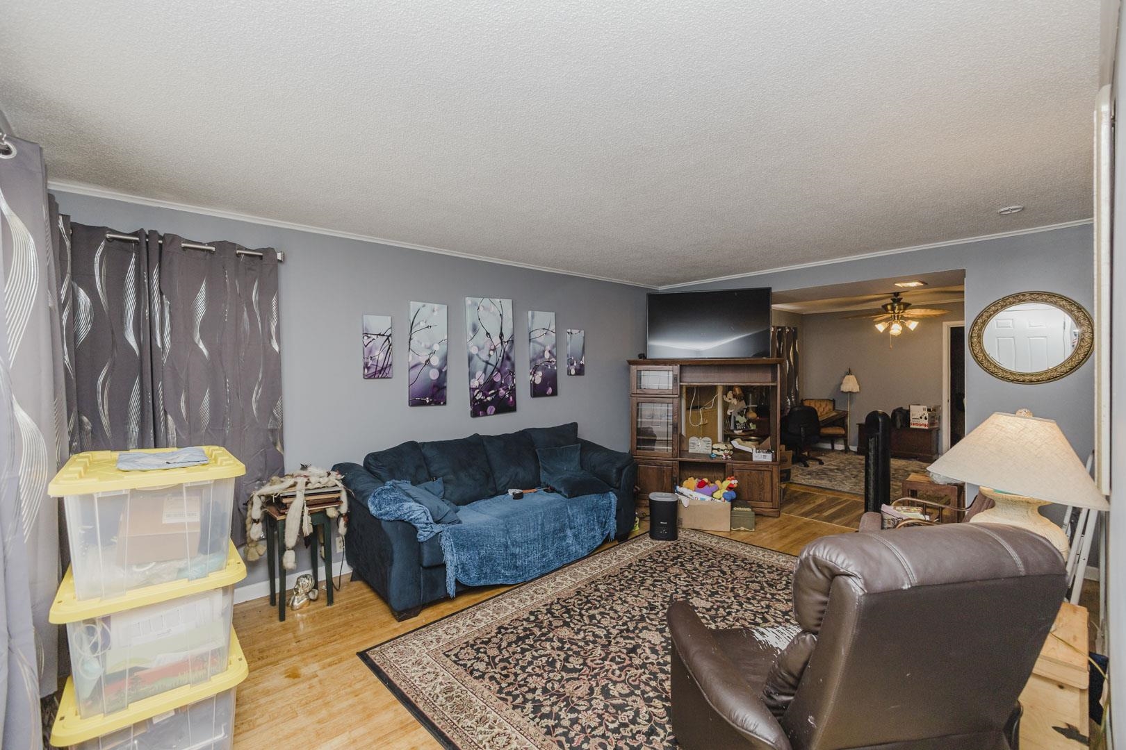 305 Lawrence St. Property Photo 4
