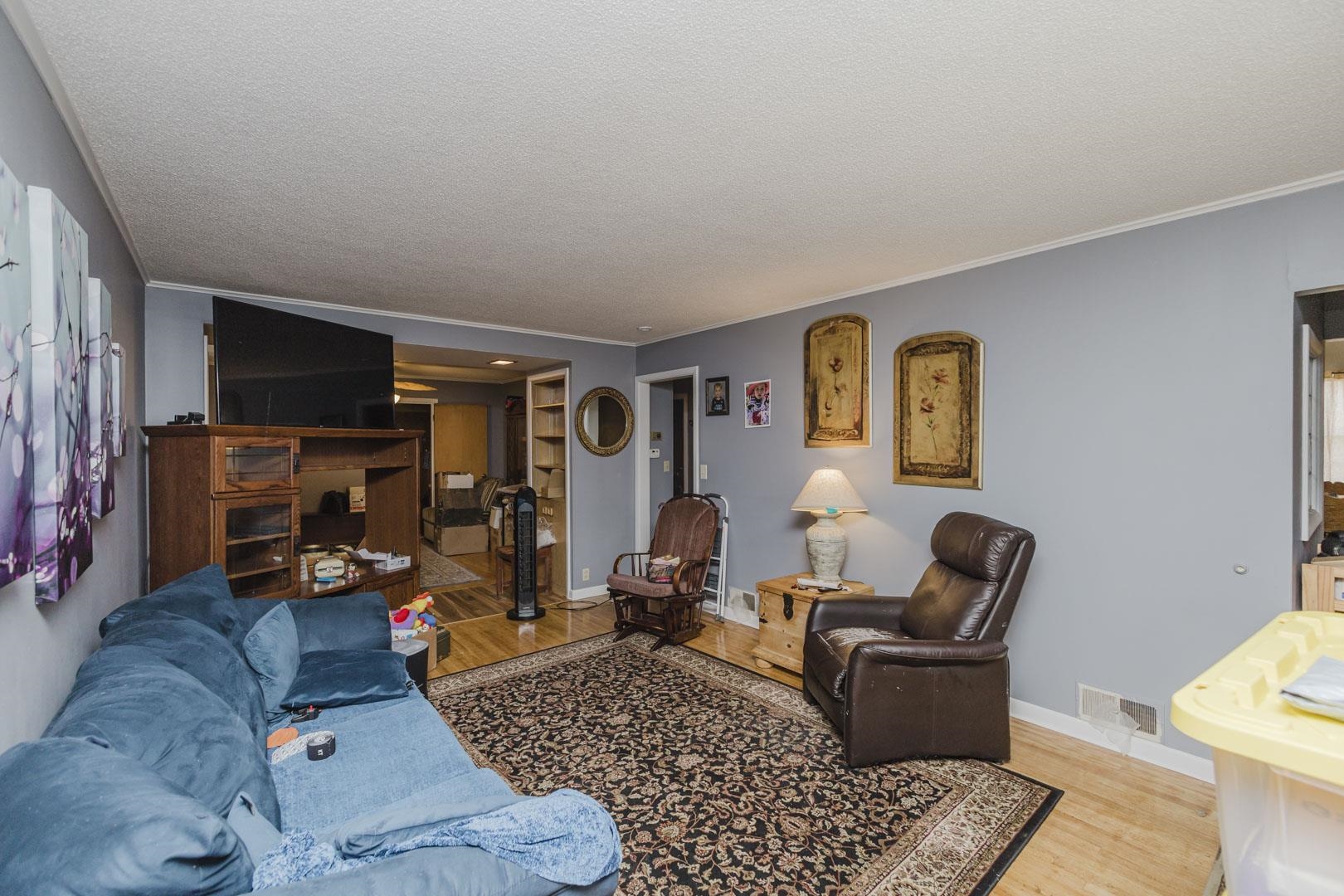 305 Lawrence St. Property Photo 5