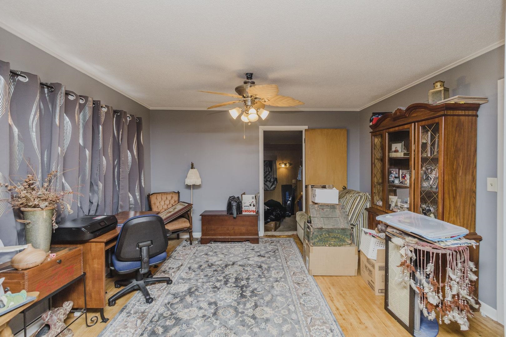 305 Lawrence St. Property Photo 6