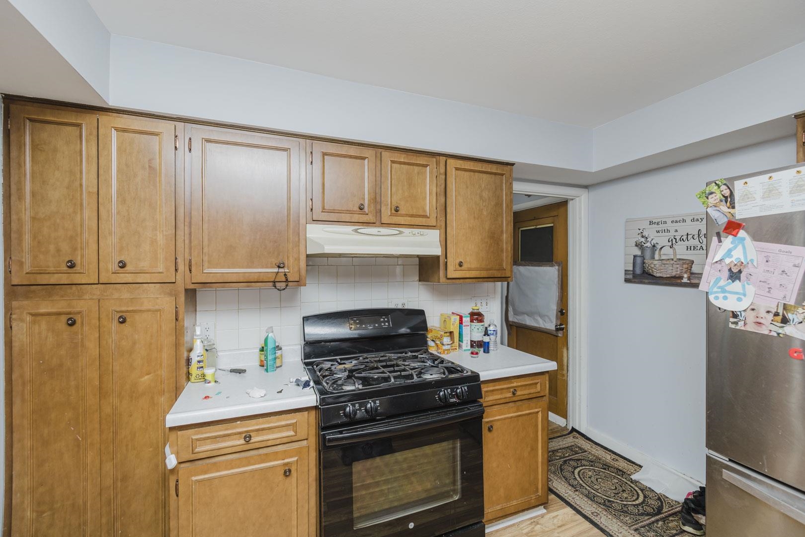 305 Lawrence St. Property Photo 9
