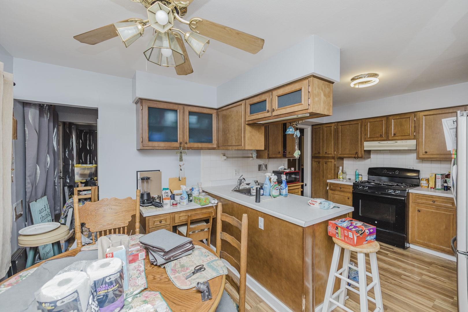 305 Lawrence St. Property Photo 11